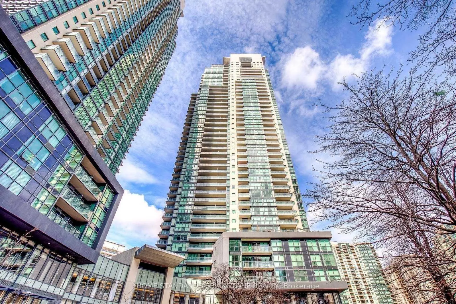 5168 Yonge Street, #601
