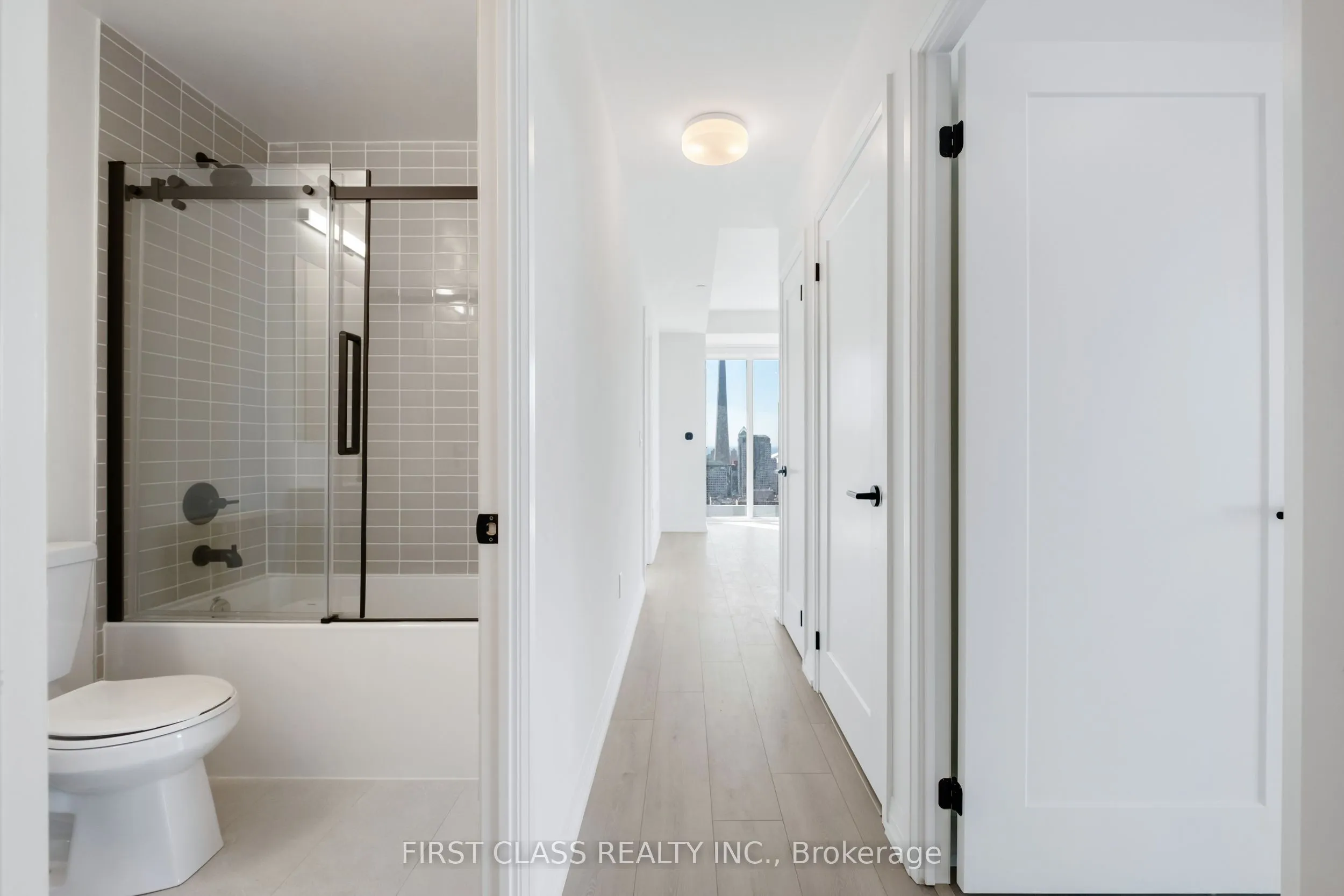 280 Dundas Street W, #2910