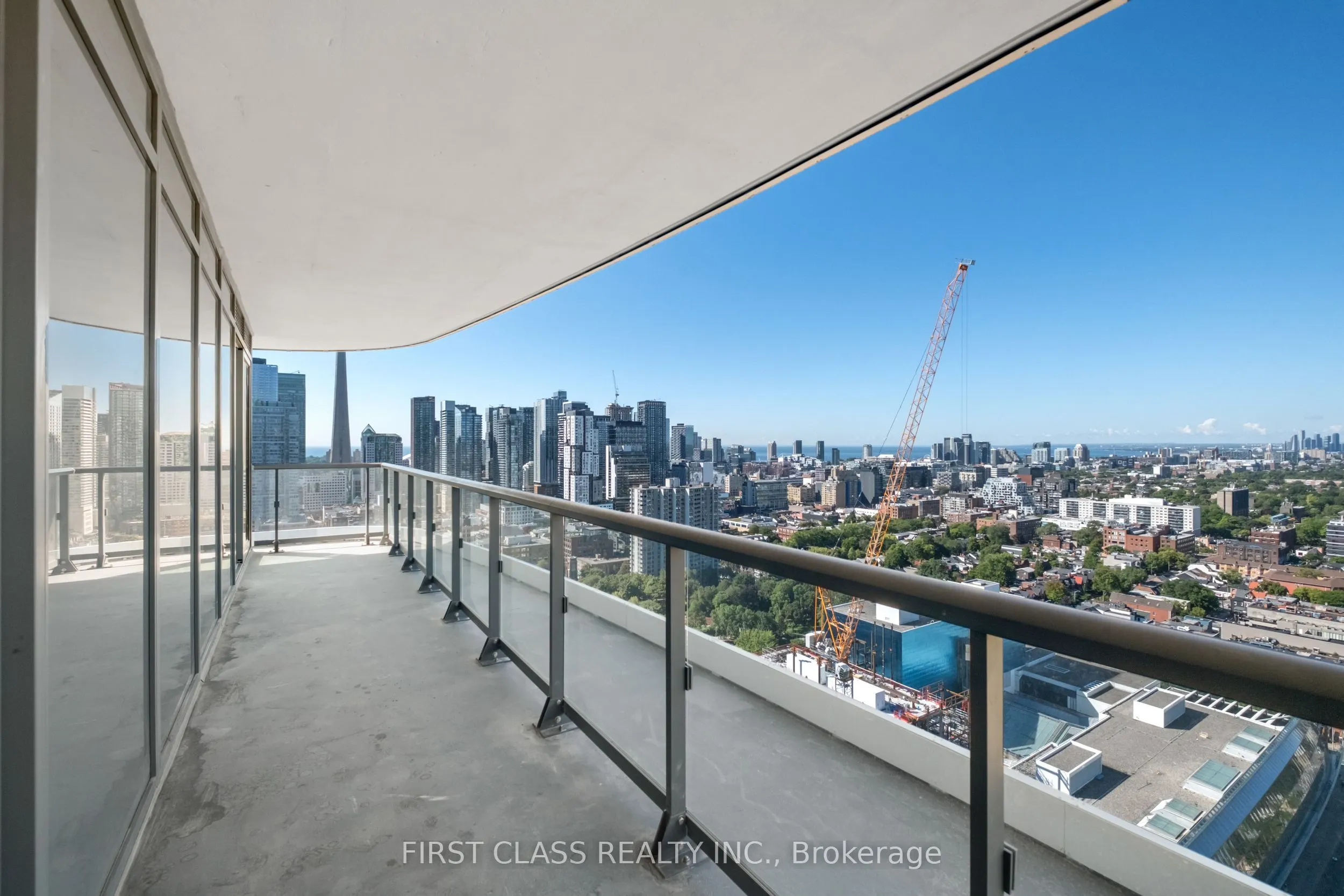 280 Dundas Street W, #2910