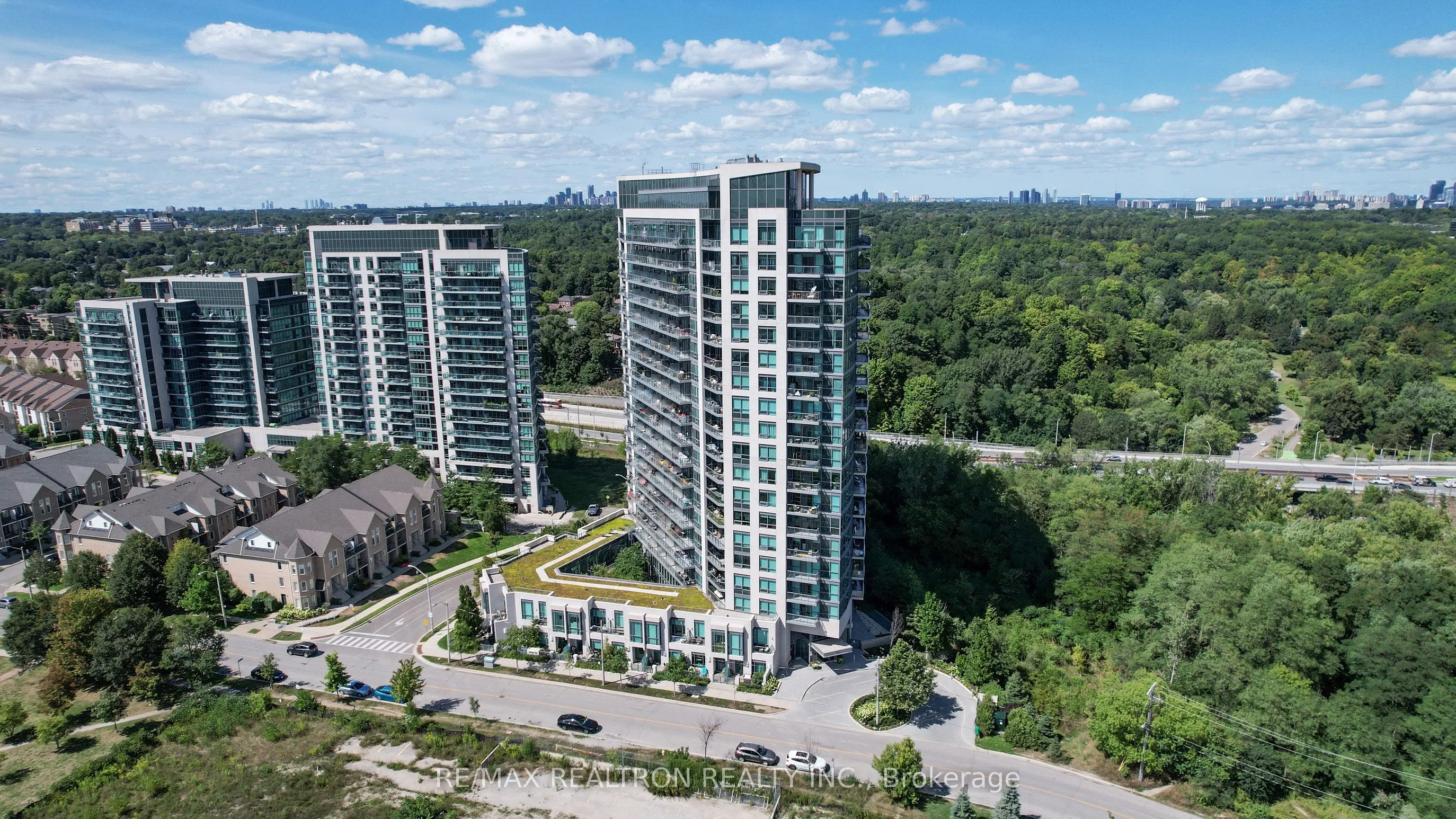 160 Vanderhoof Avenue, #303