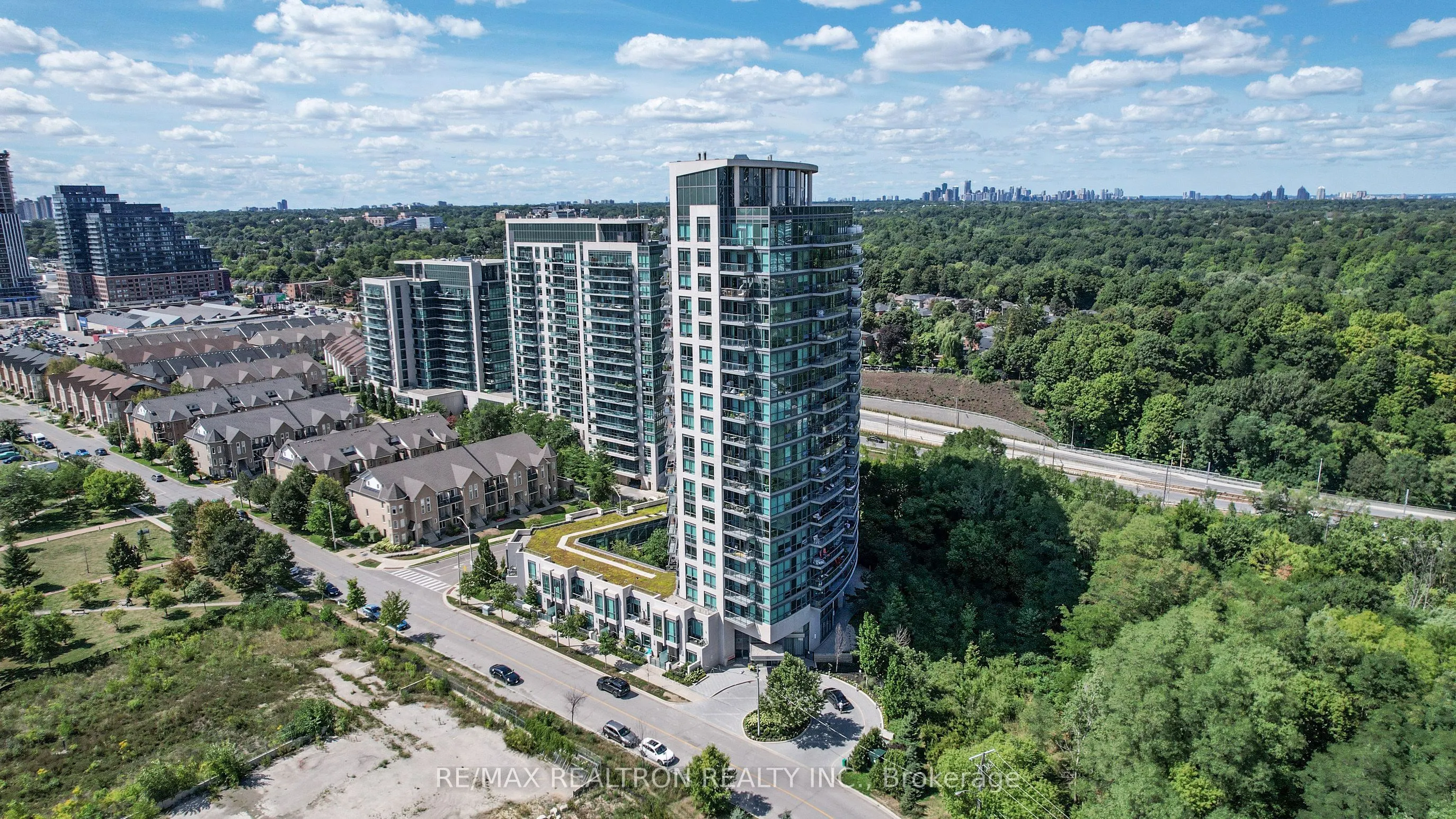 160 Vanderhoof Avenue, #303