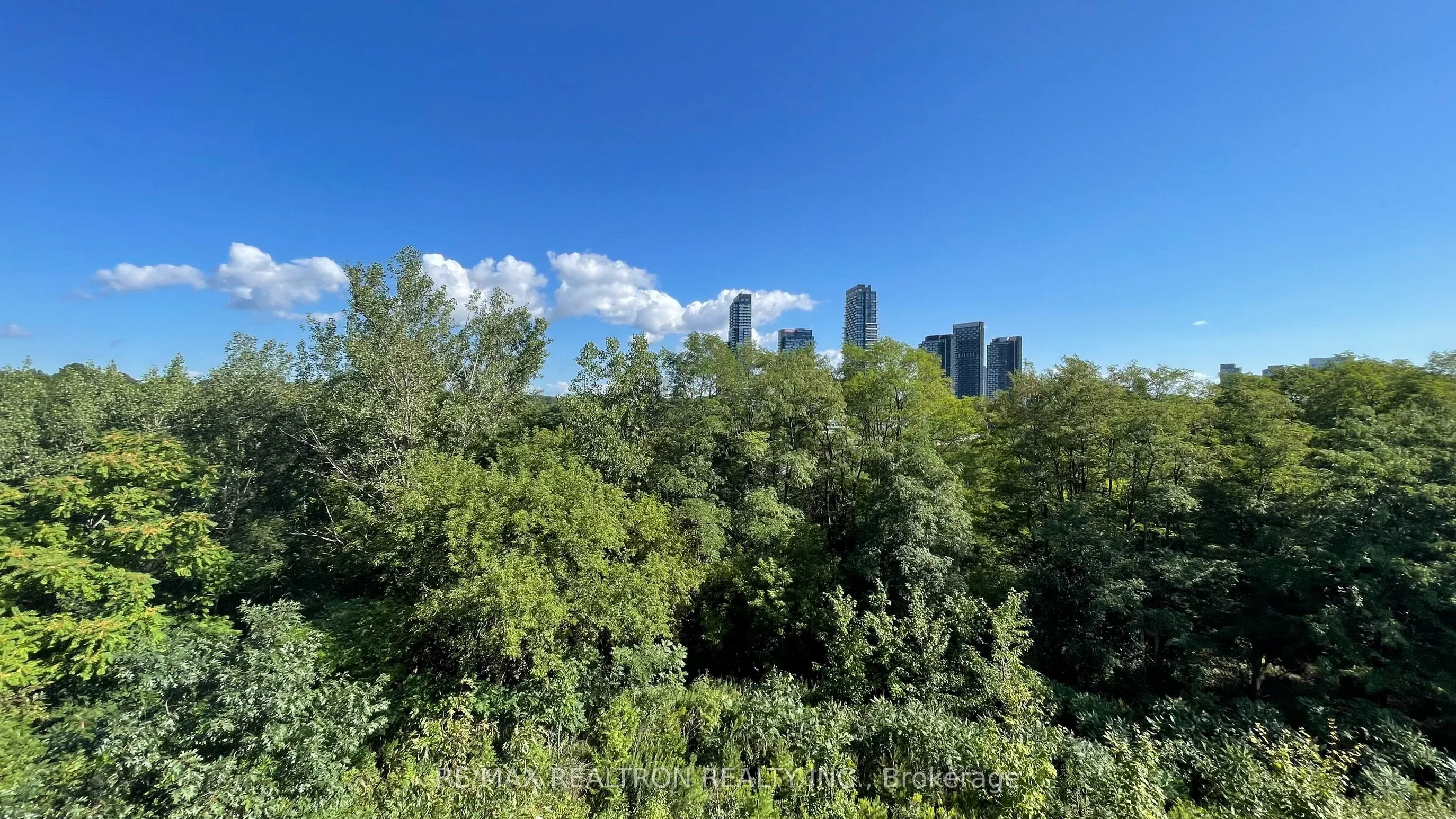 160 Vanderhoof Avenue, #303