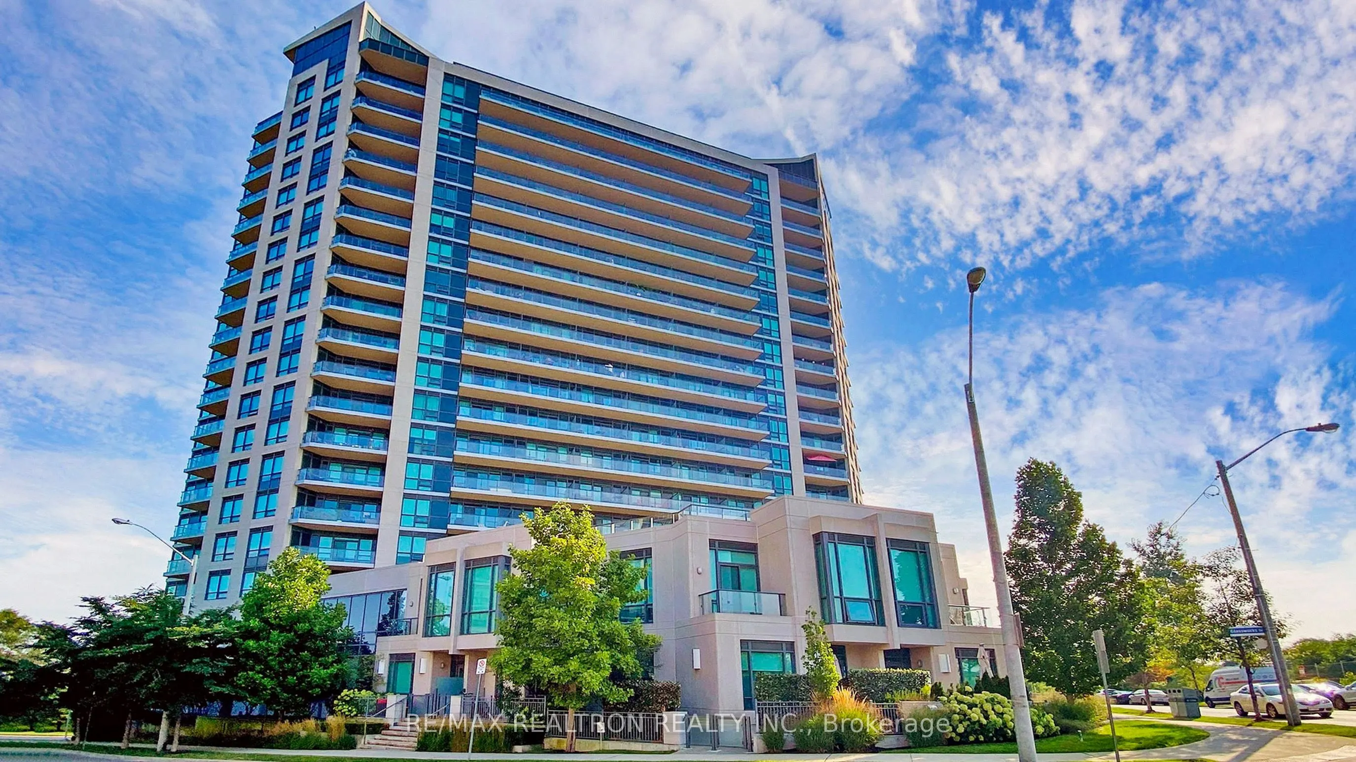 160 Vanderhoof Avenue, #303