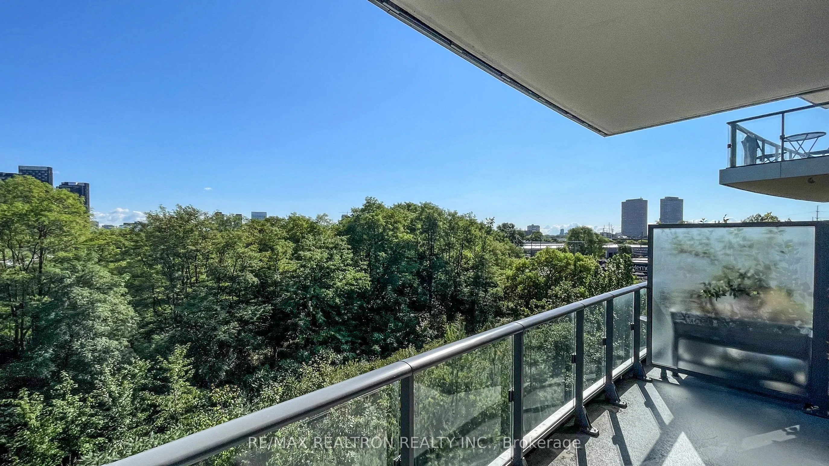 160 Vanderhoof Avenue, #303