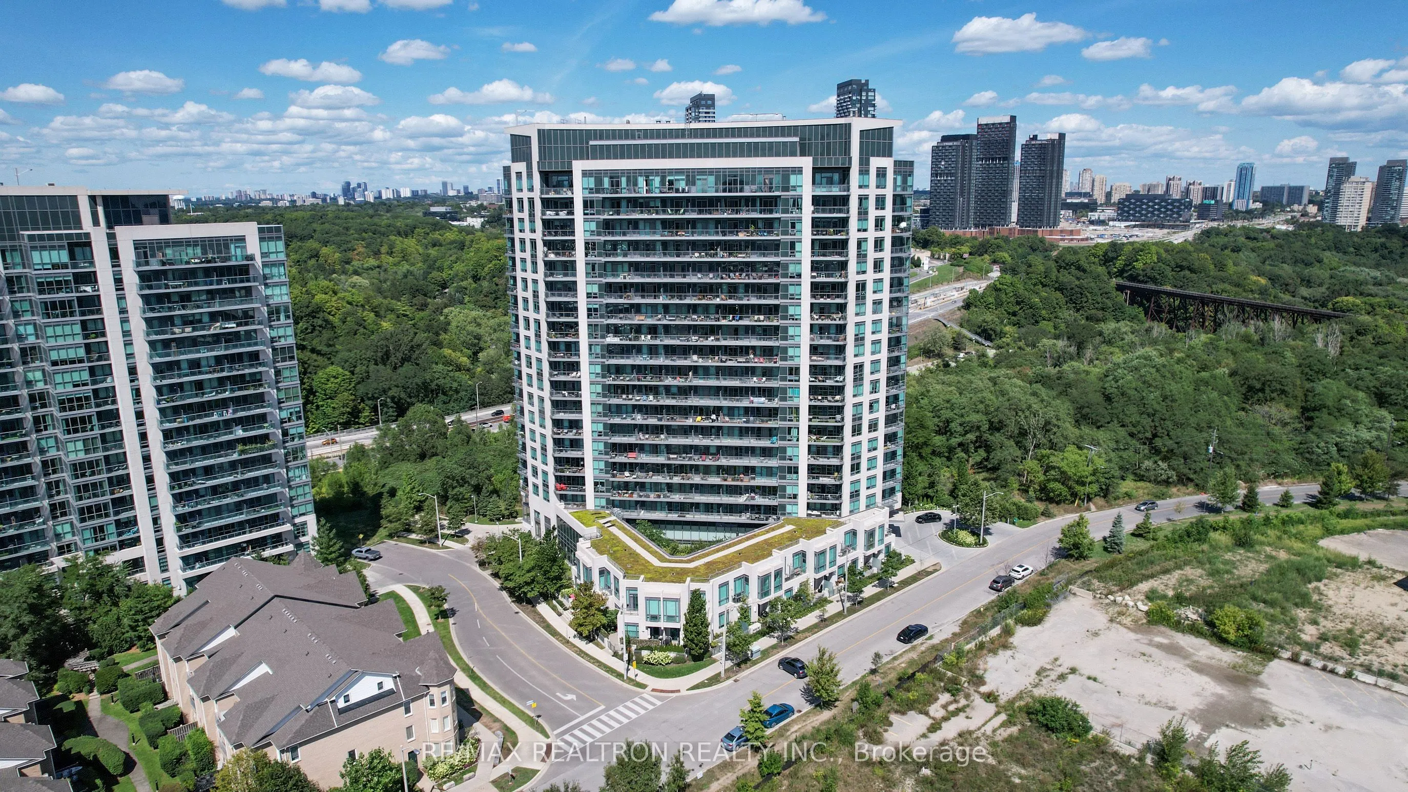 160 Vanderhoof Avenue, #303