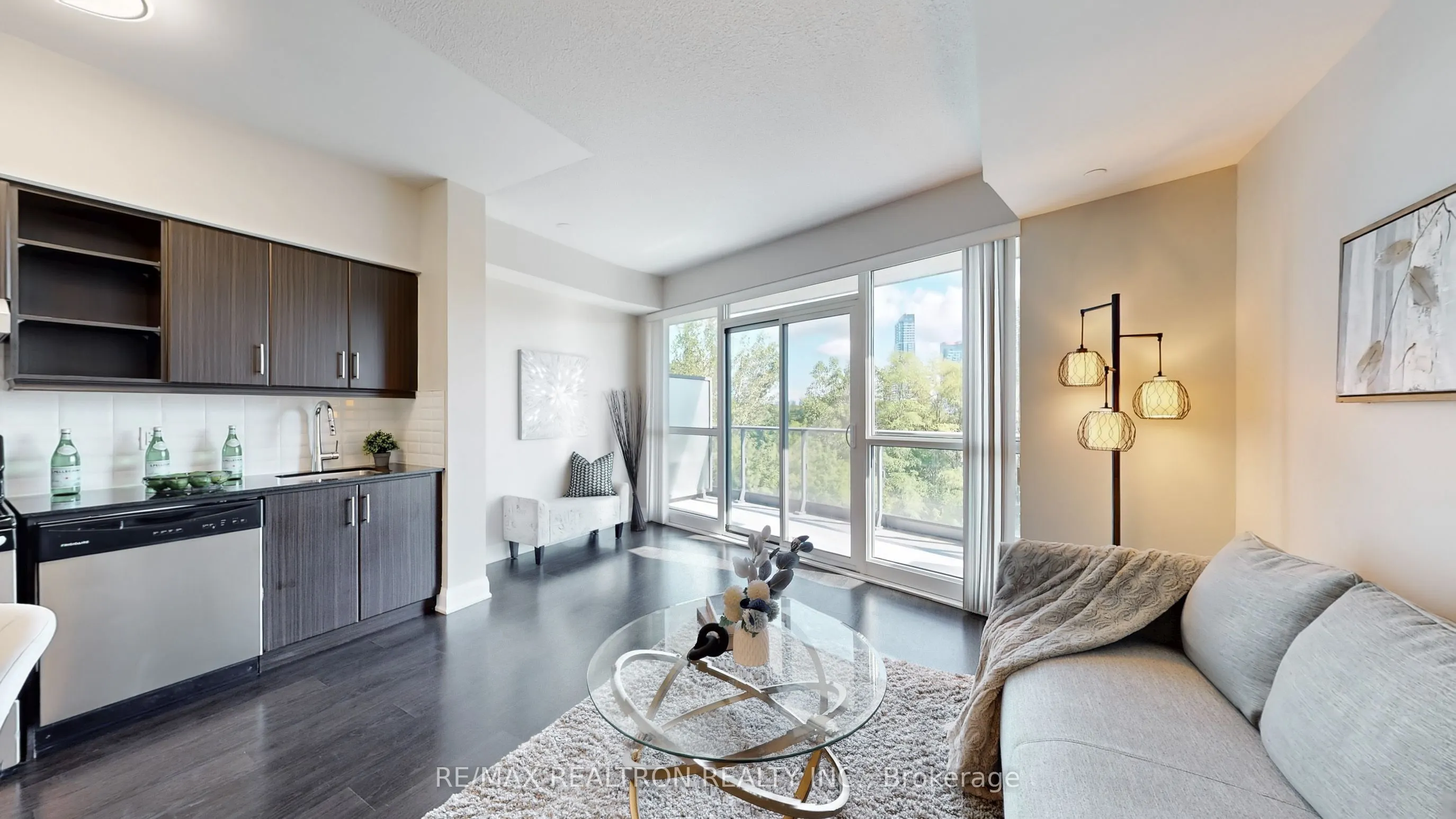 160 Vanderhoof Avenue, #303