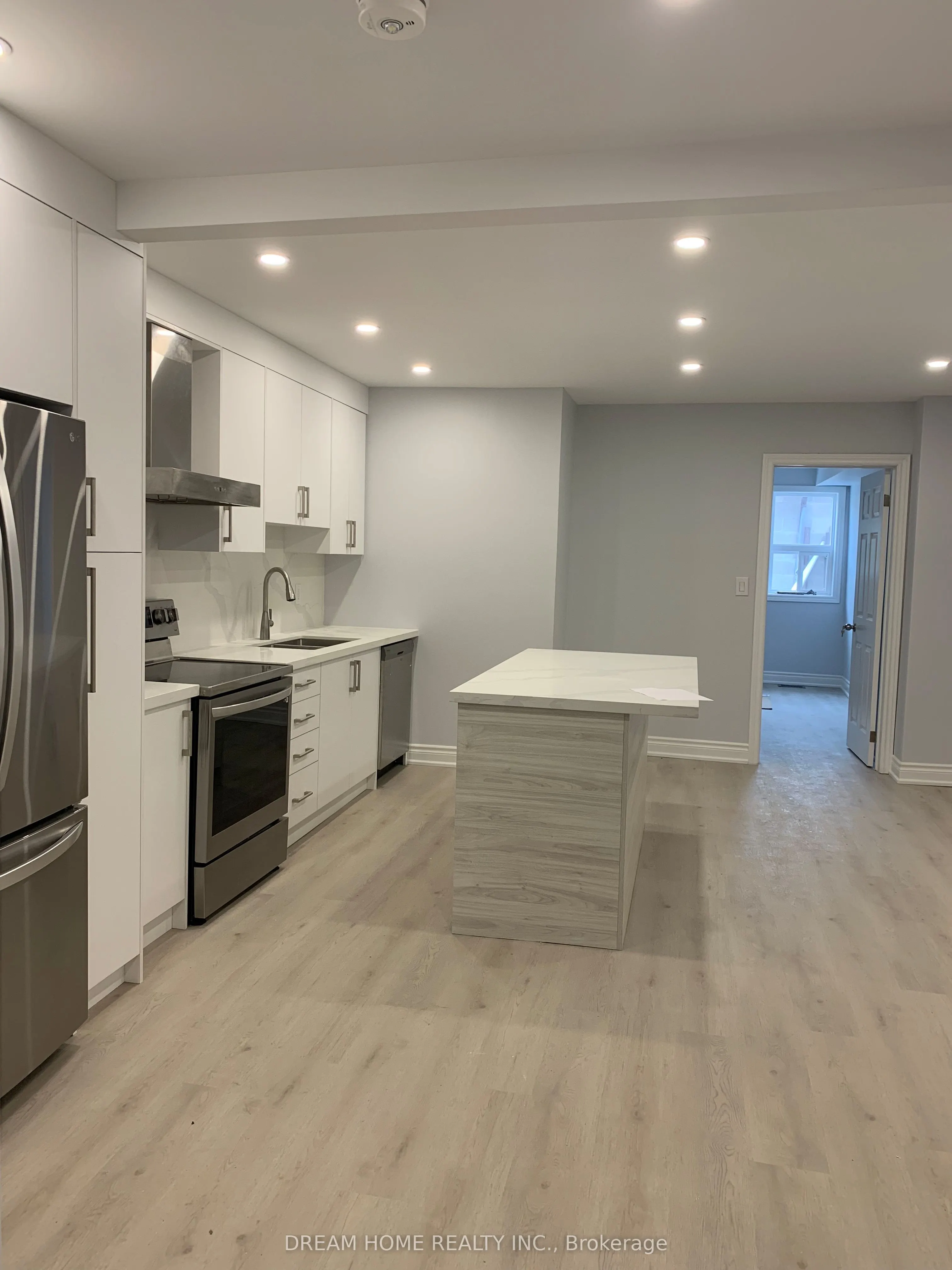 12 Mansfield Avenue, #101