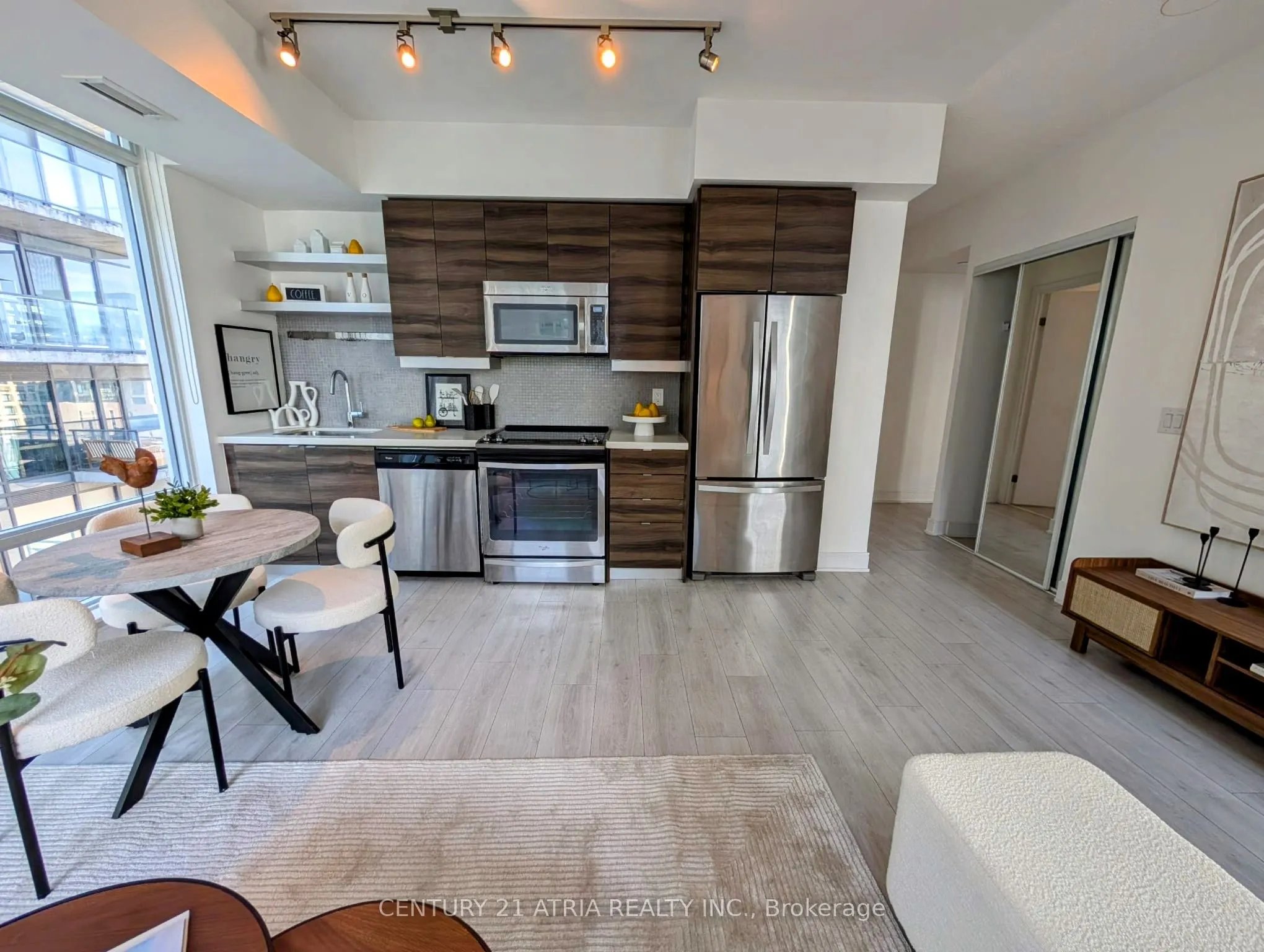 525 Adelaide Street W, #1503