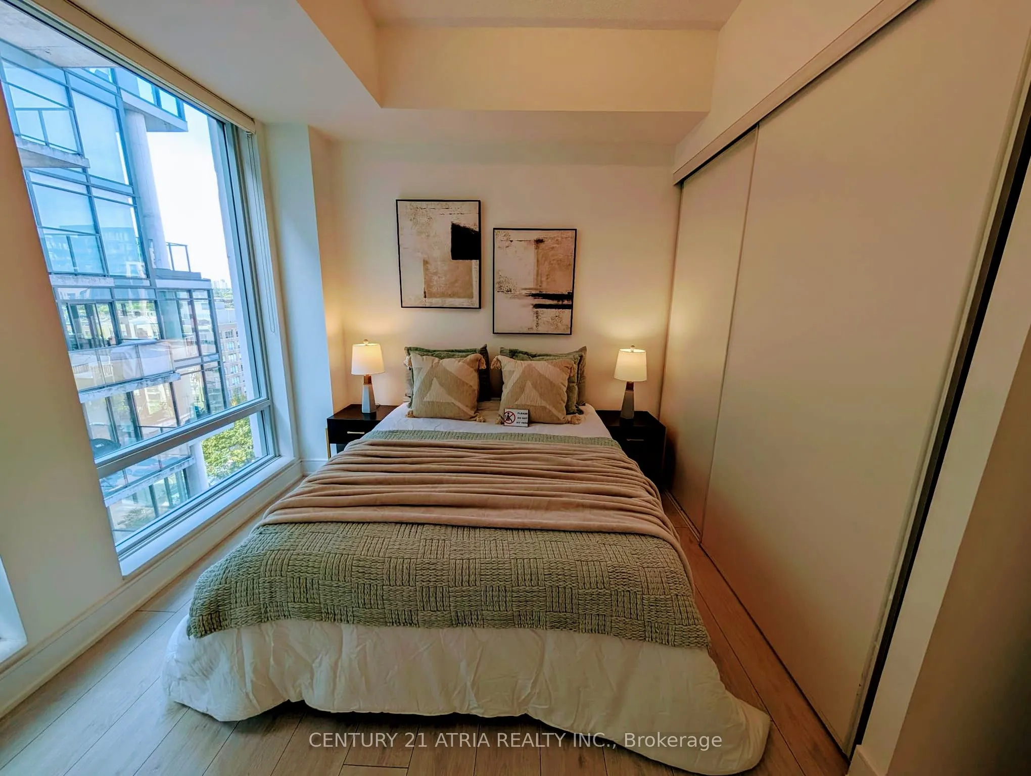 525 Adelaide Street W, #1503