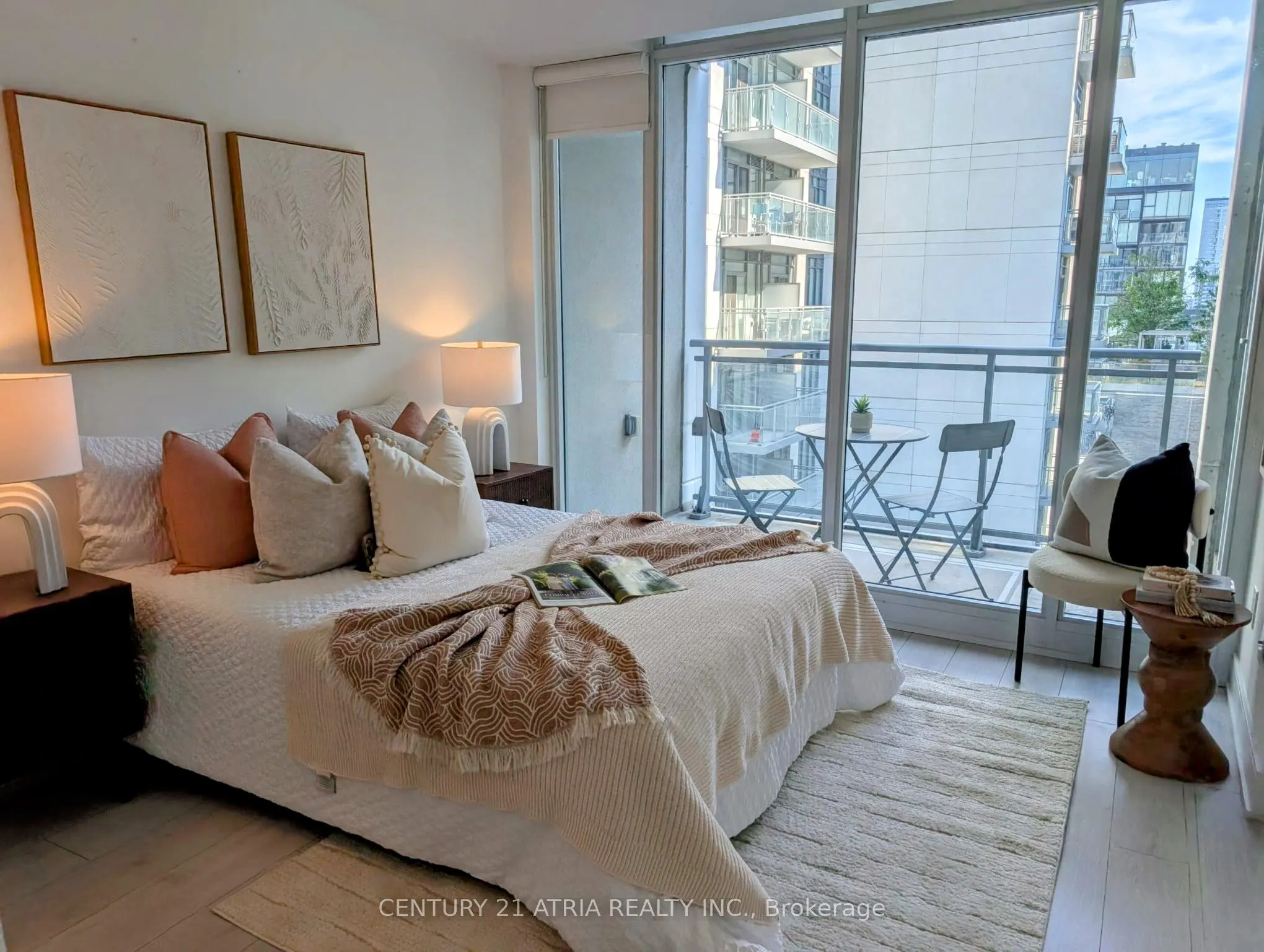 525 Adelaide Street W, #1503