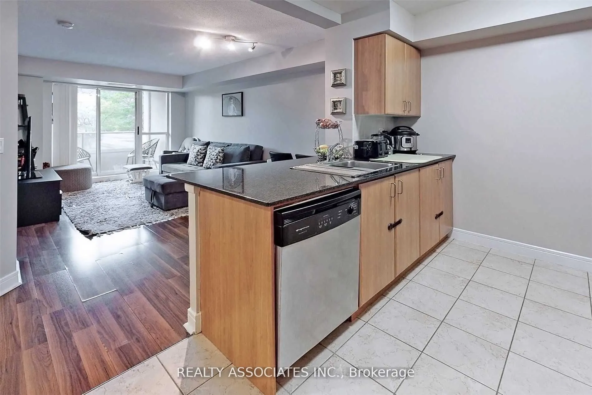 31 Bales Avenue, #216