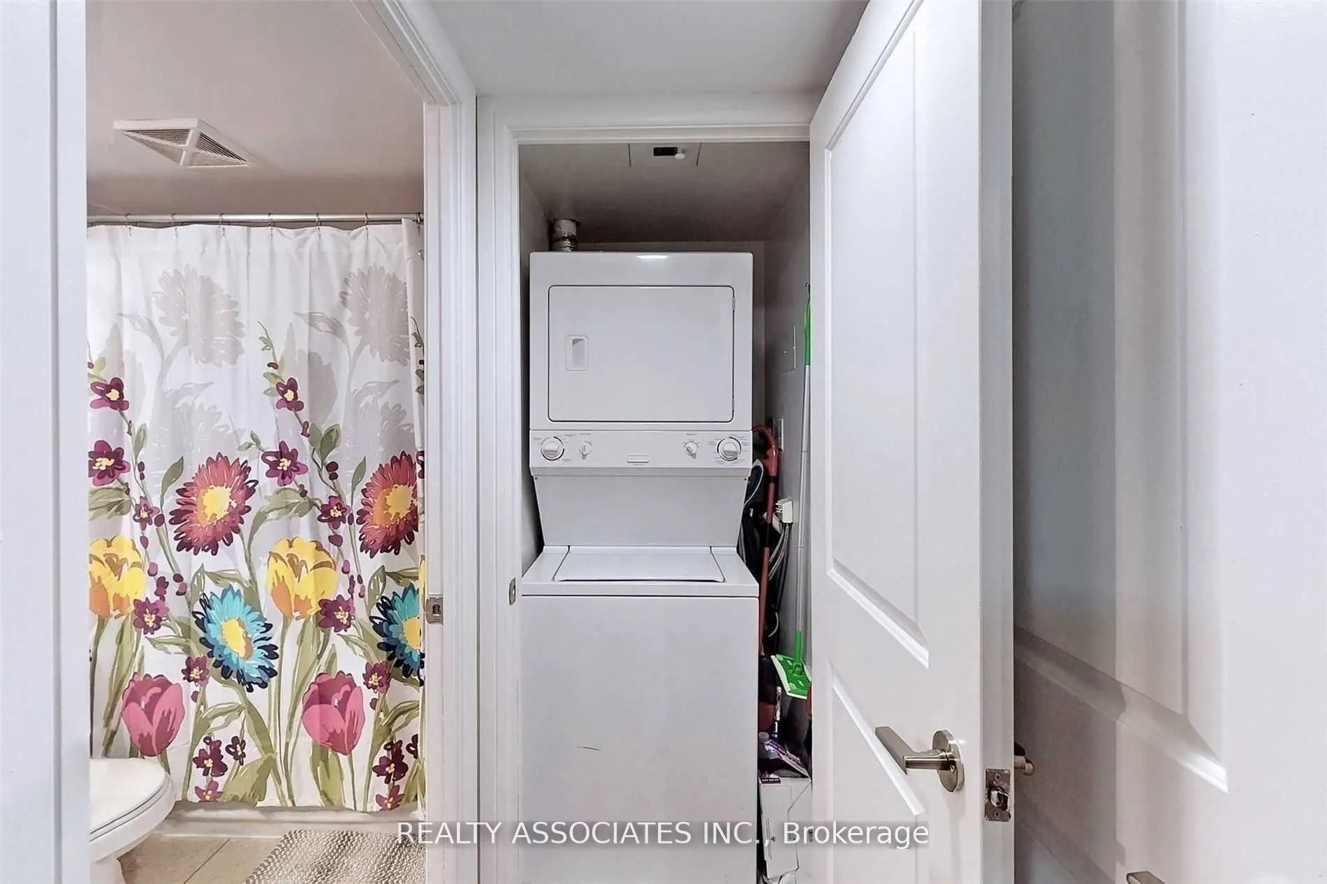 31 Bales Avenue, #216