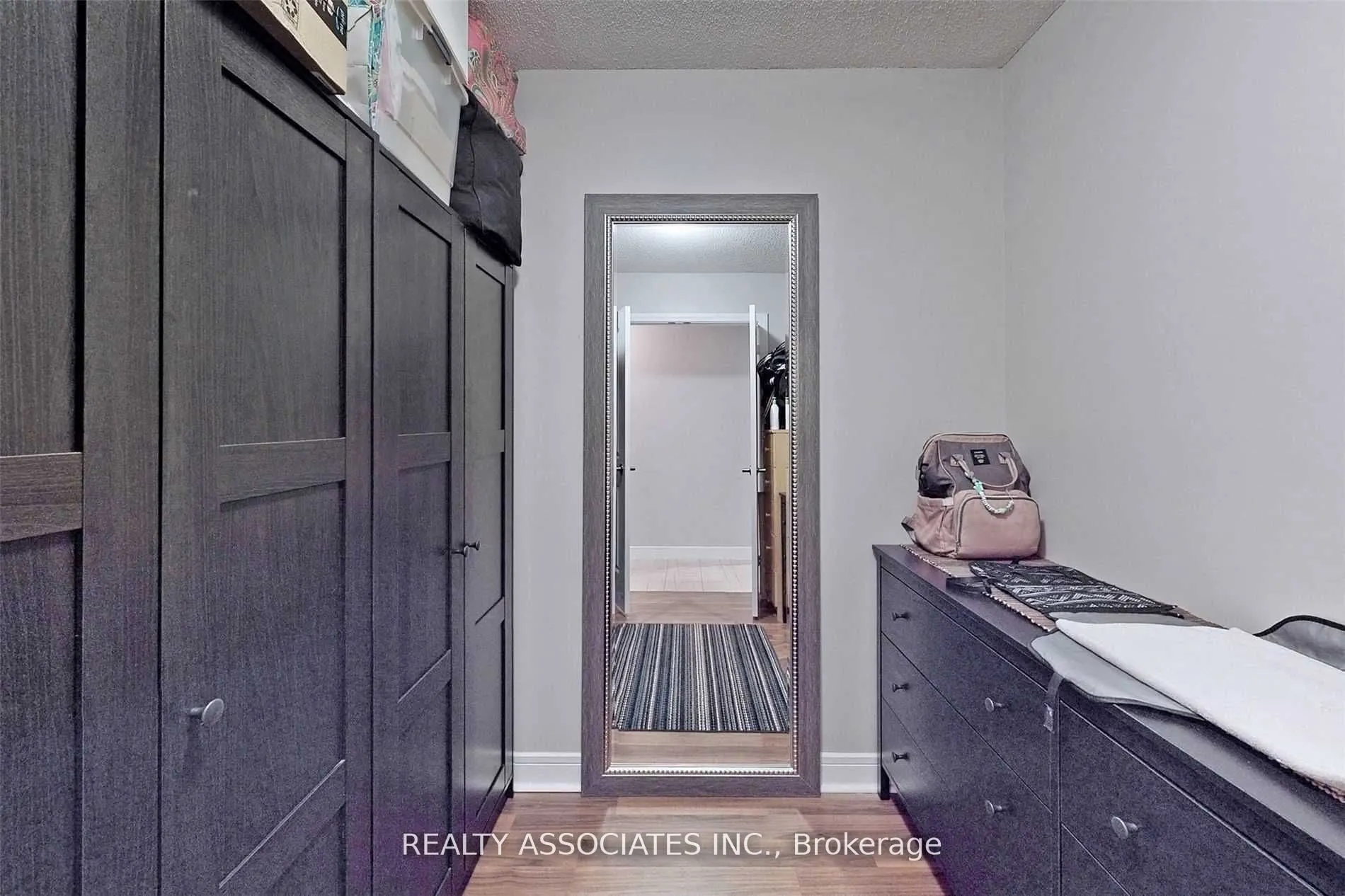 31 Bales Avenue, #216