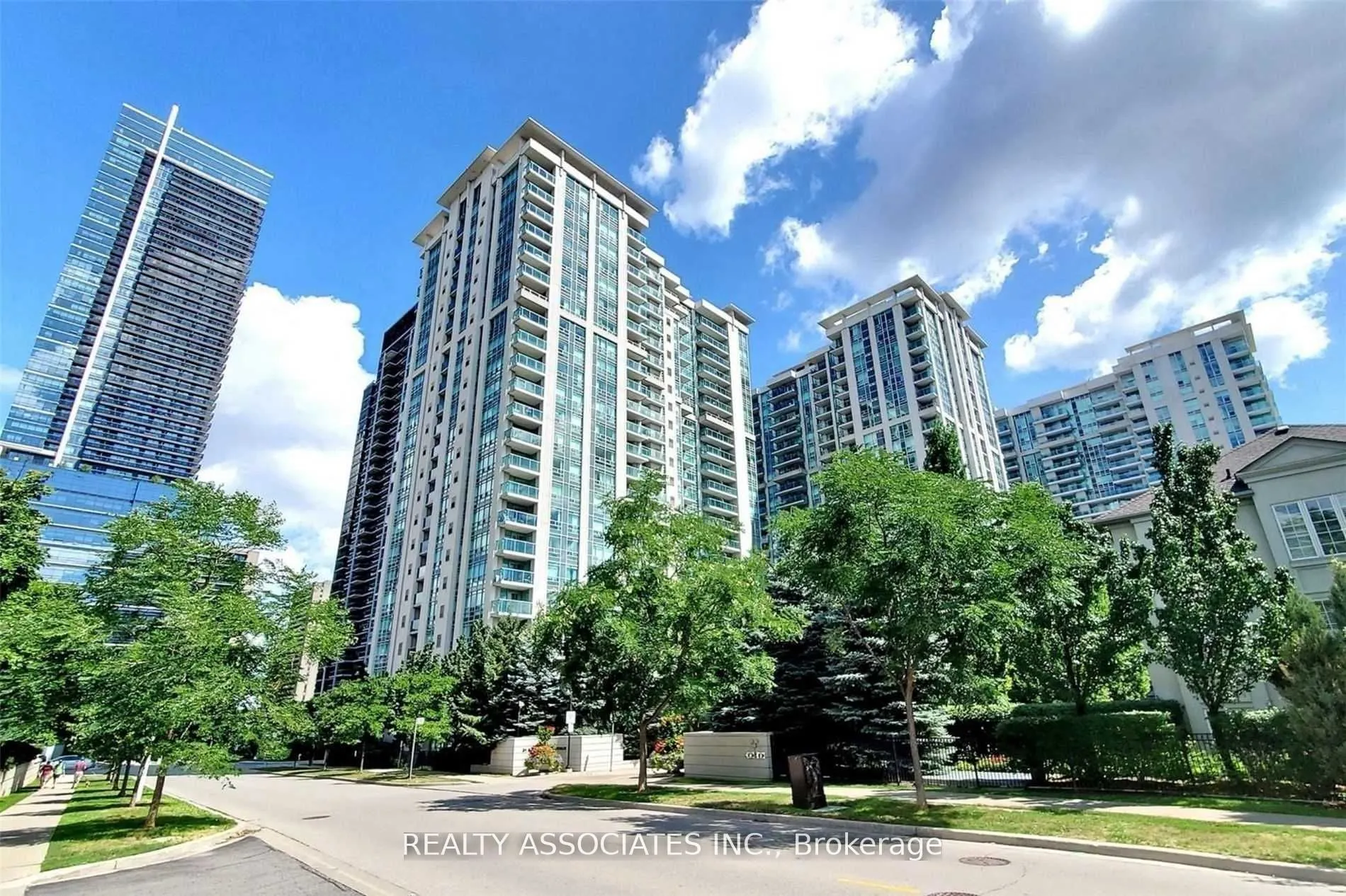 31 Bales Avenue, #216