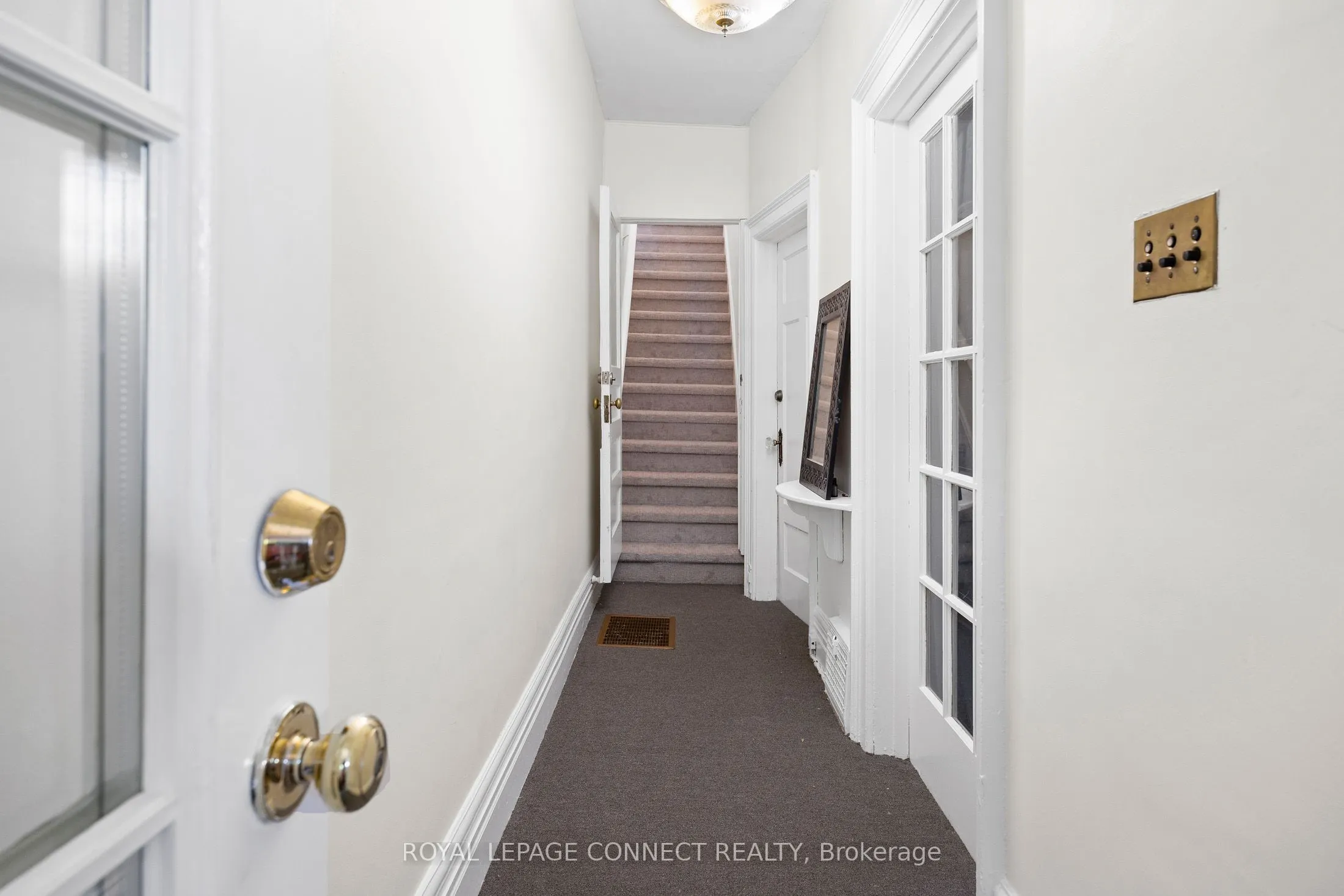 300 Gladstone Avenue, #Upper