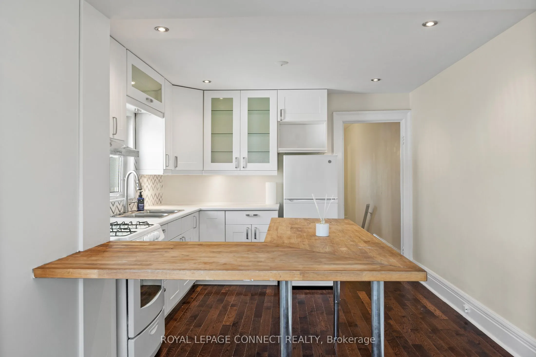 300 Gladstone Avenue, #Upper