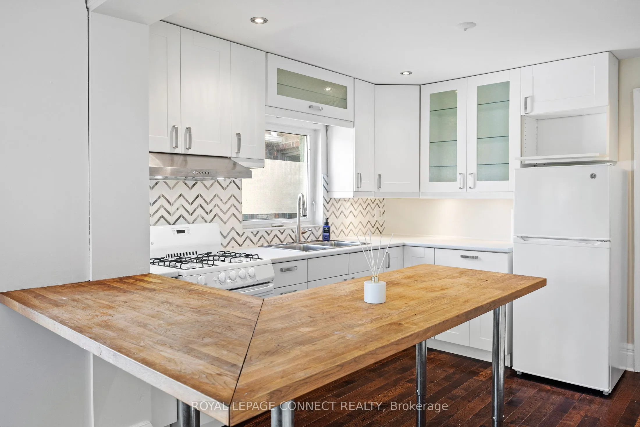 300 Gladstone Avenue, #Upper