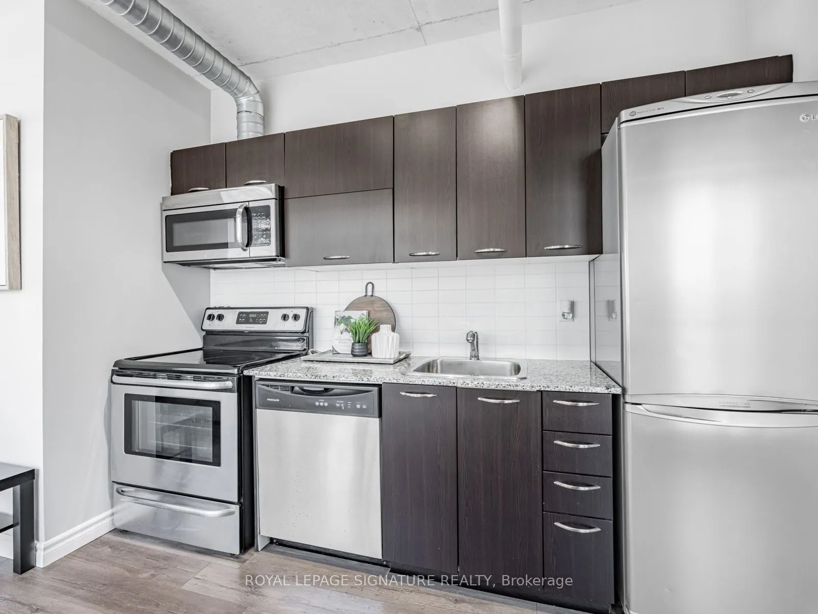 170 Sudbury Street, #806