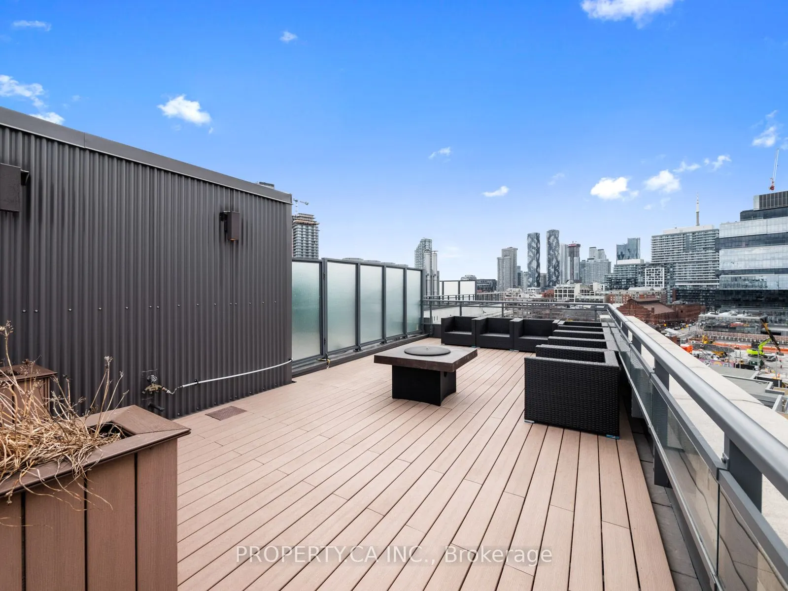90 Trinity Street, #804