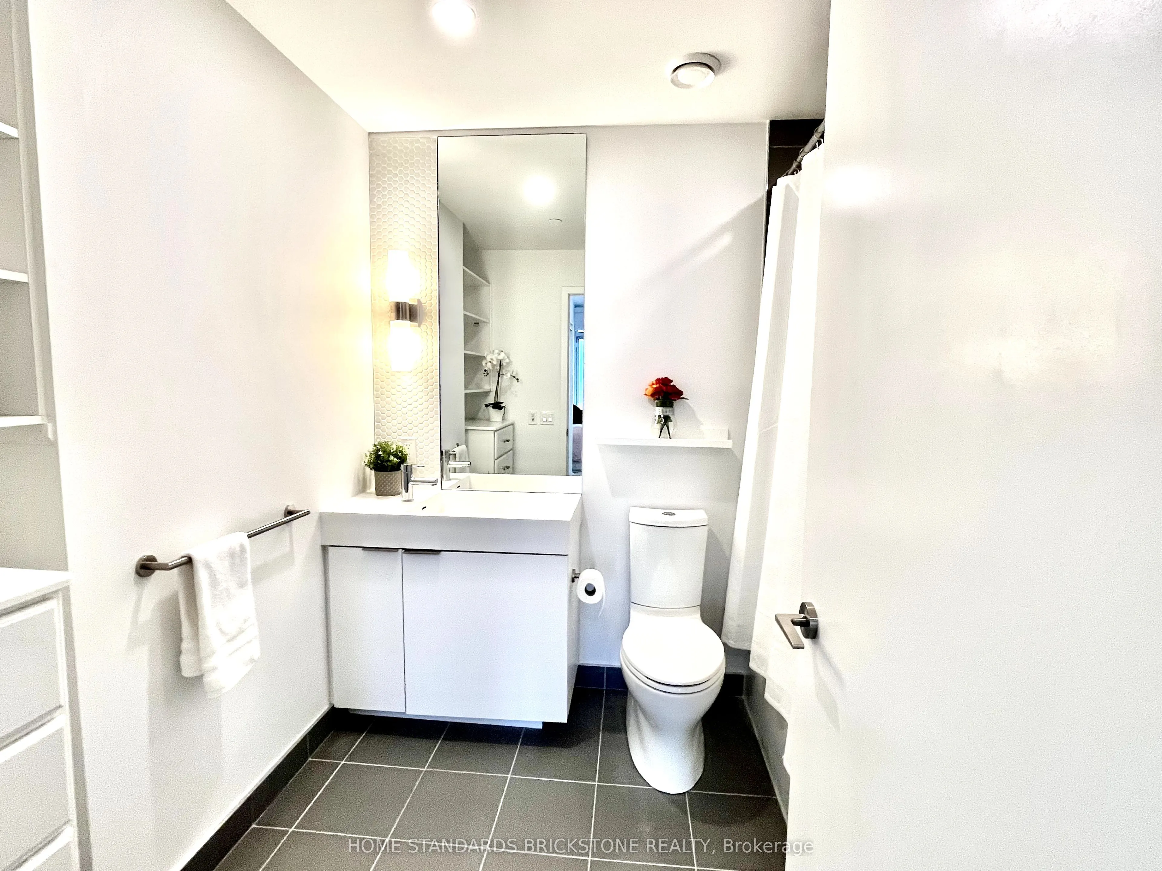 33 Helendale Avenue, #3004