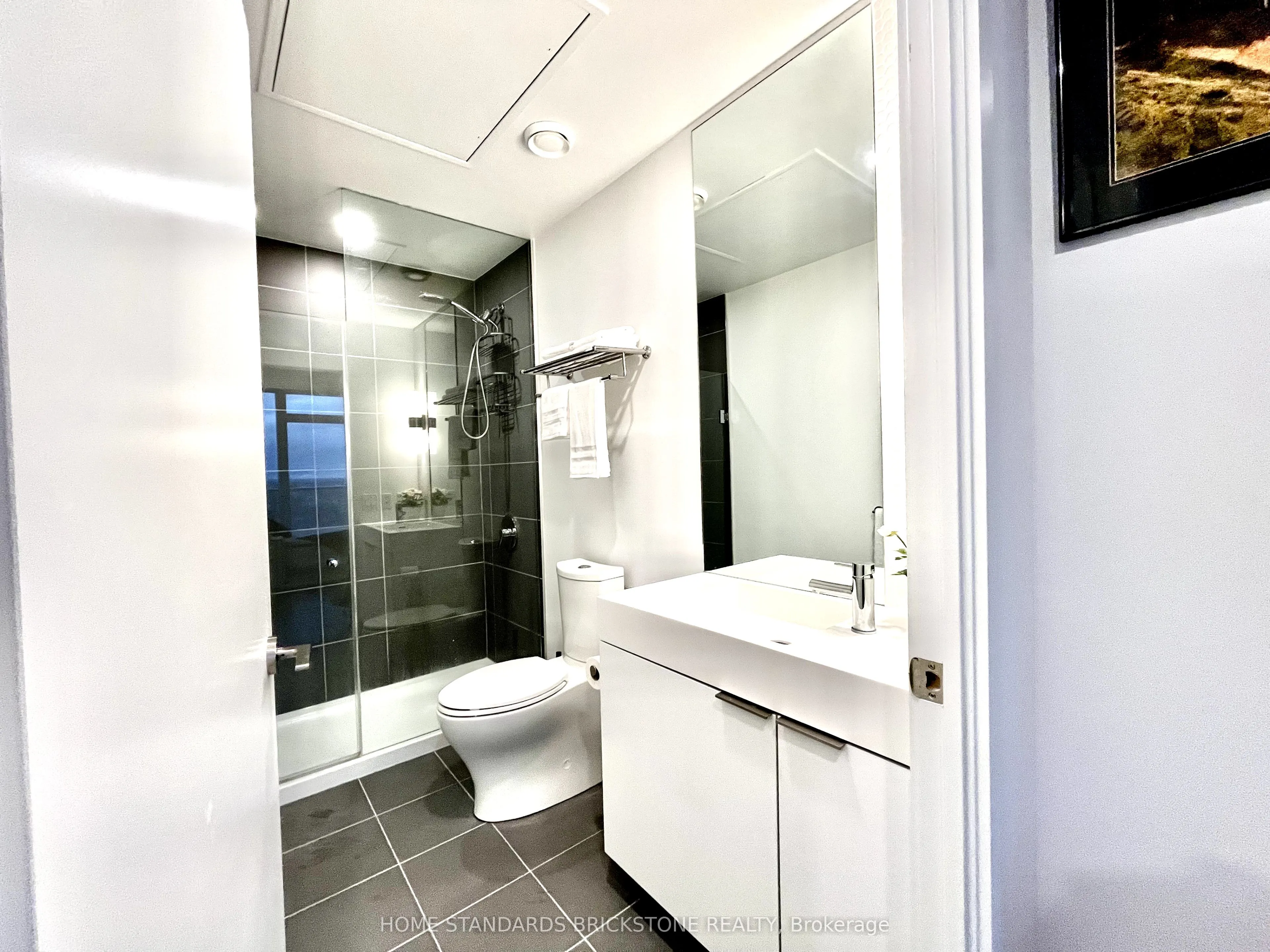 33 Helendale Avenue, #3004