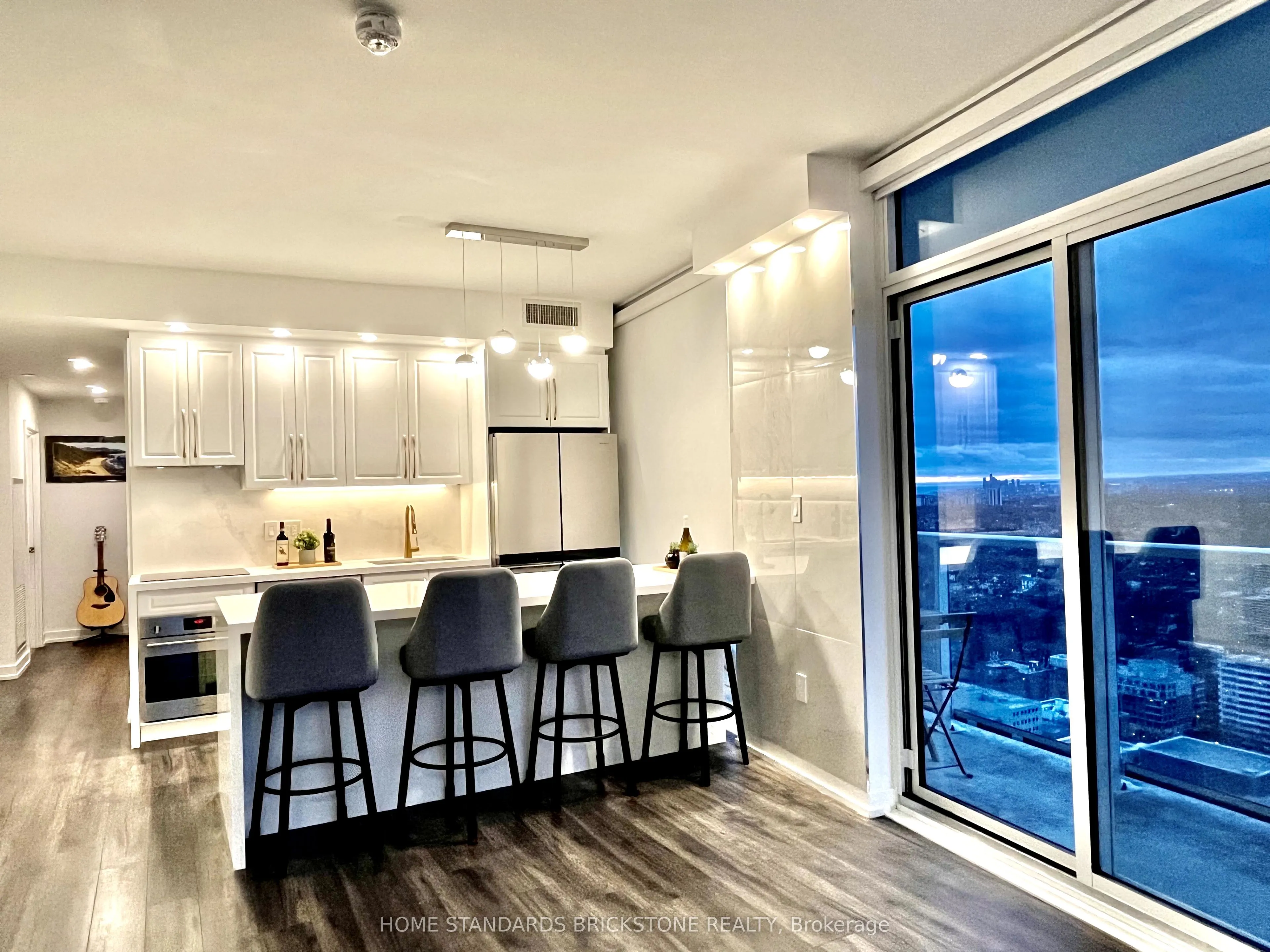 33 Helendale Avenue, #3004