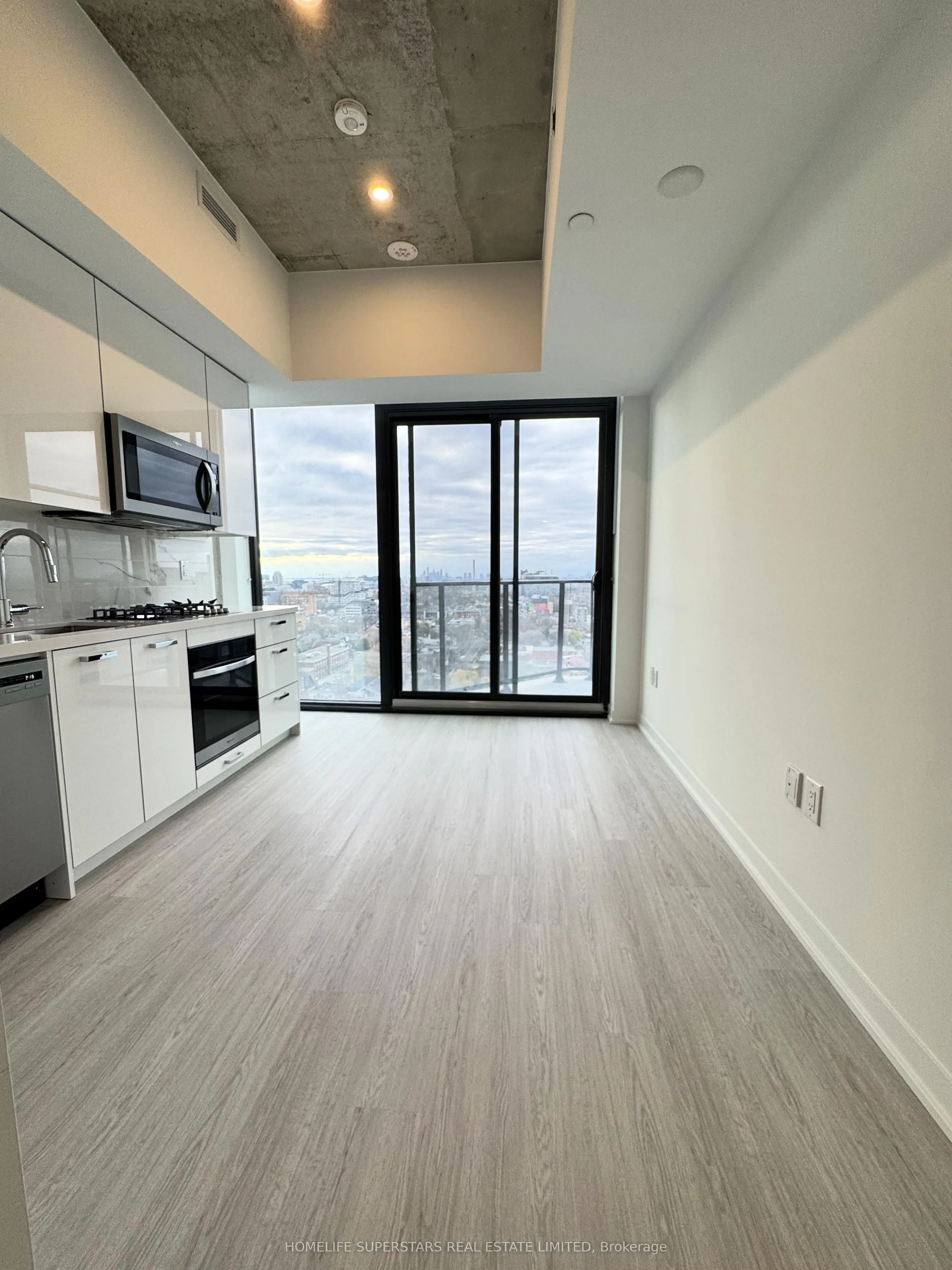 195 McCaul Street, #1713