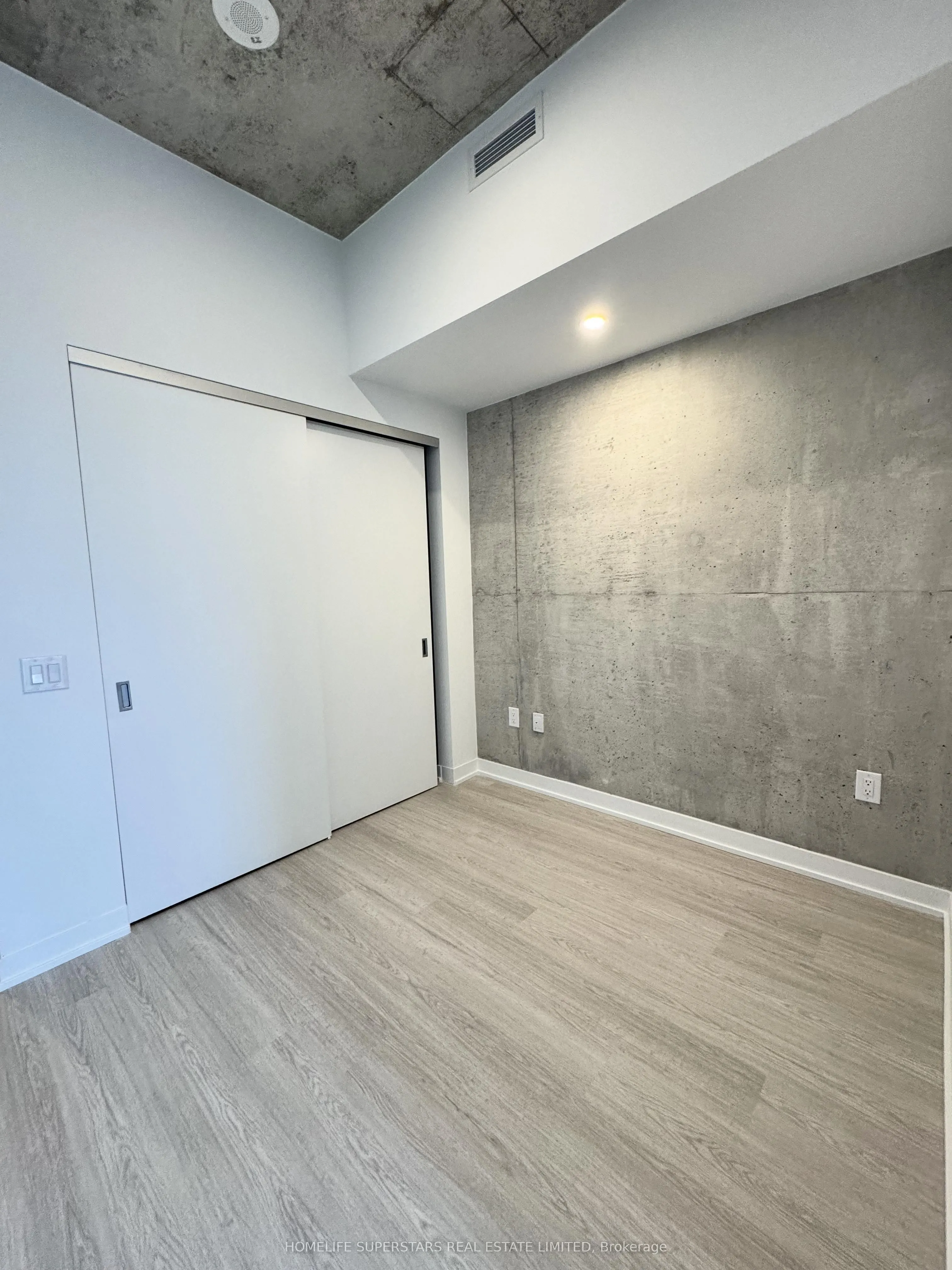 195 McCaul Street, #1713