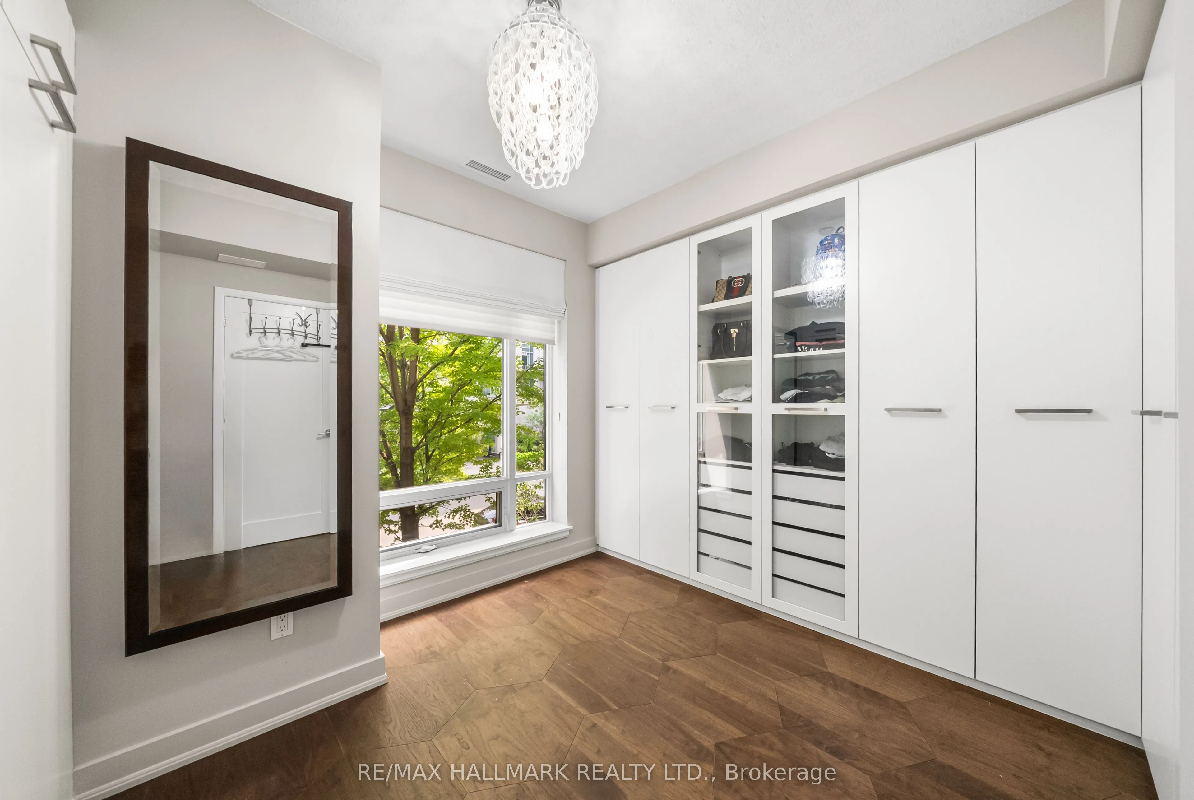 23 Sheppard Avenue E, #TH11