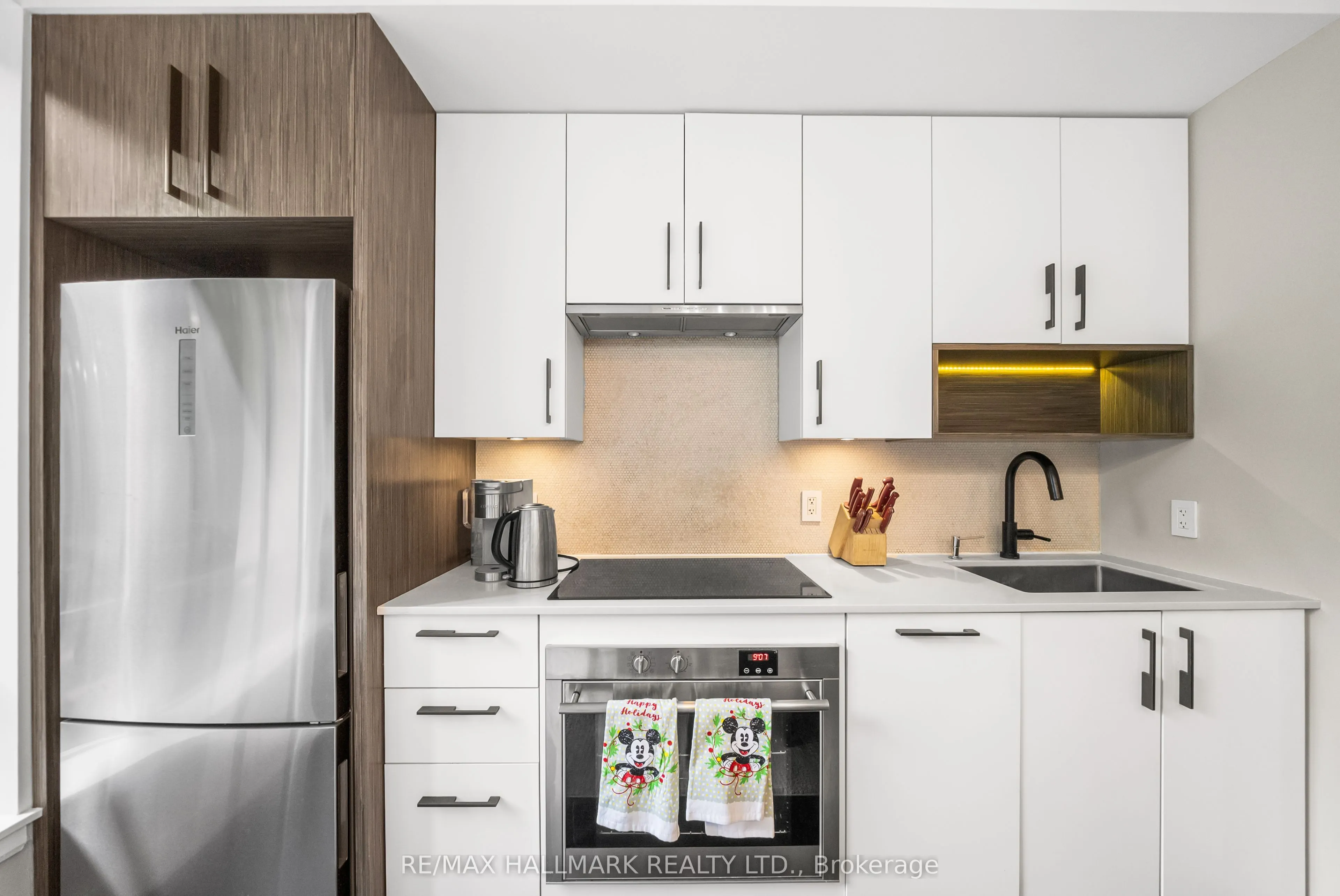 23 Sheppard Avenue E, #TH11