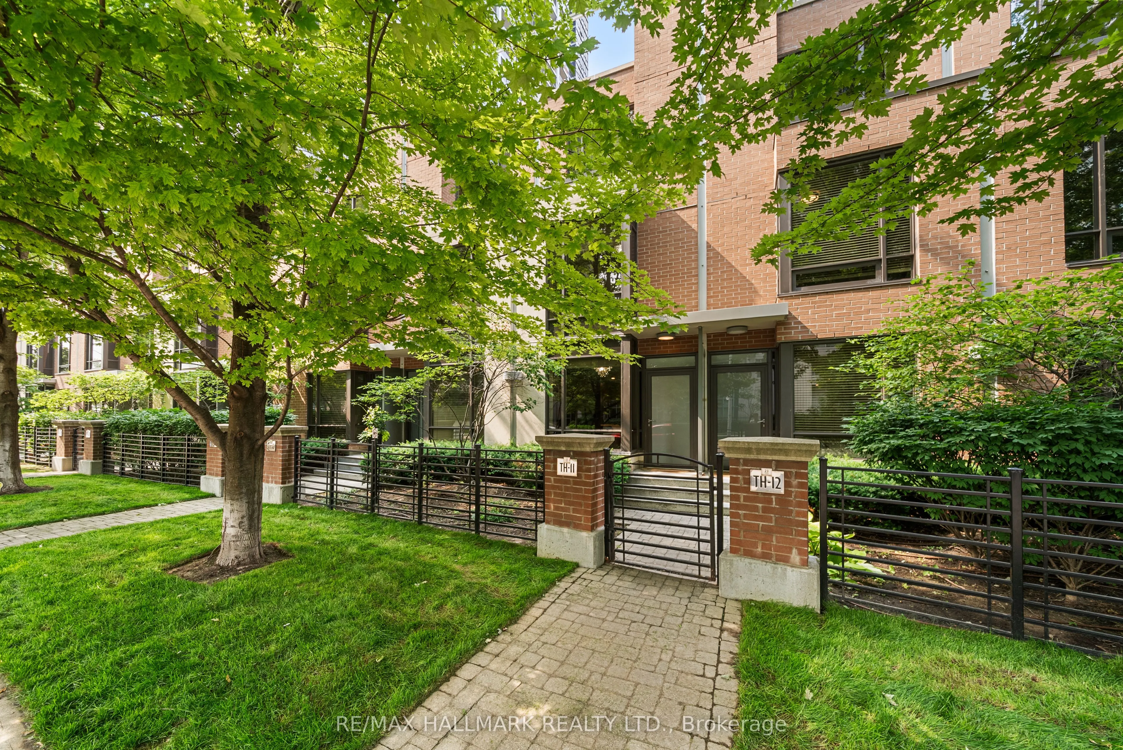 23 Sheppard Avenue E, #TH11