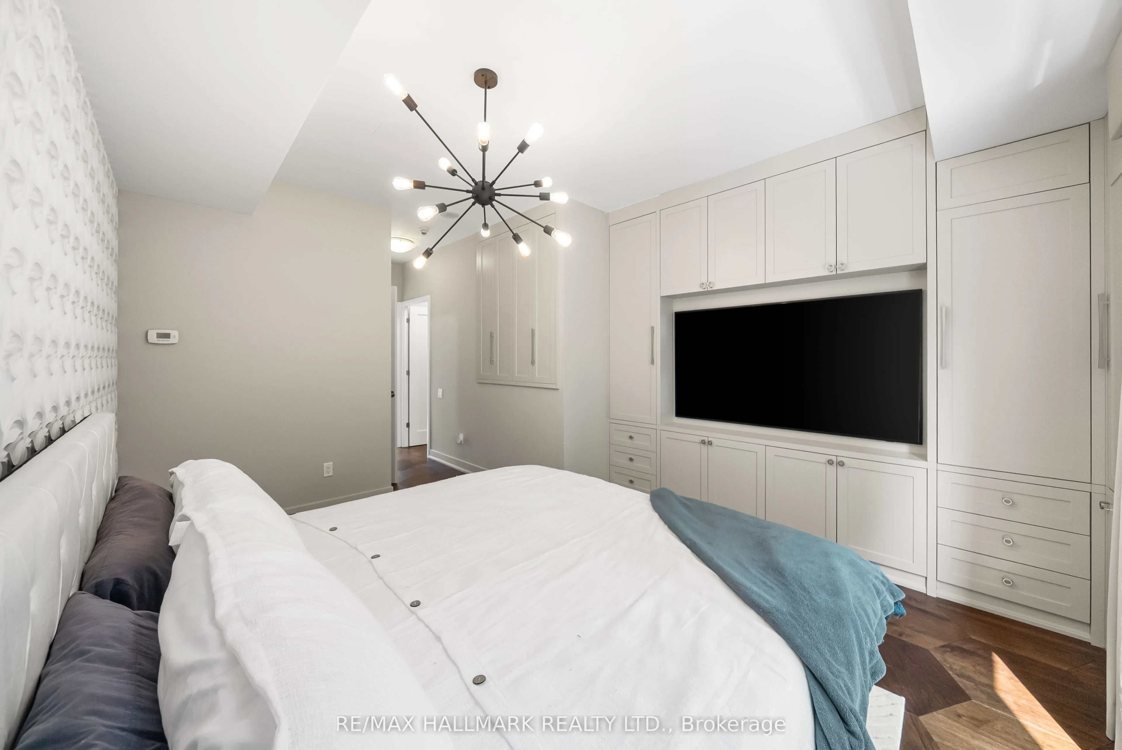 23 Sheppard Avenue E, #TH11
