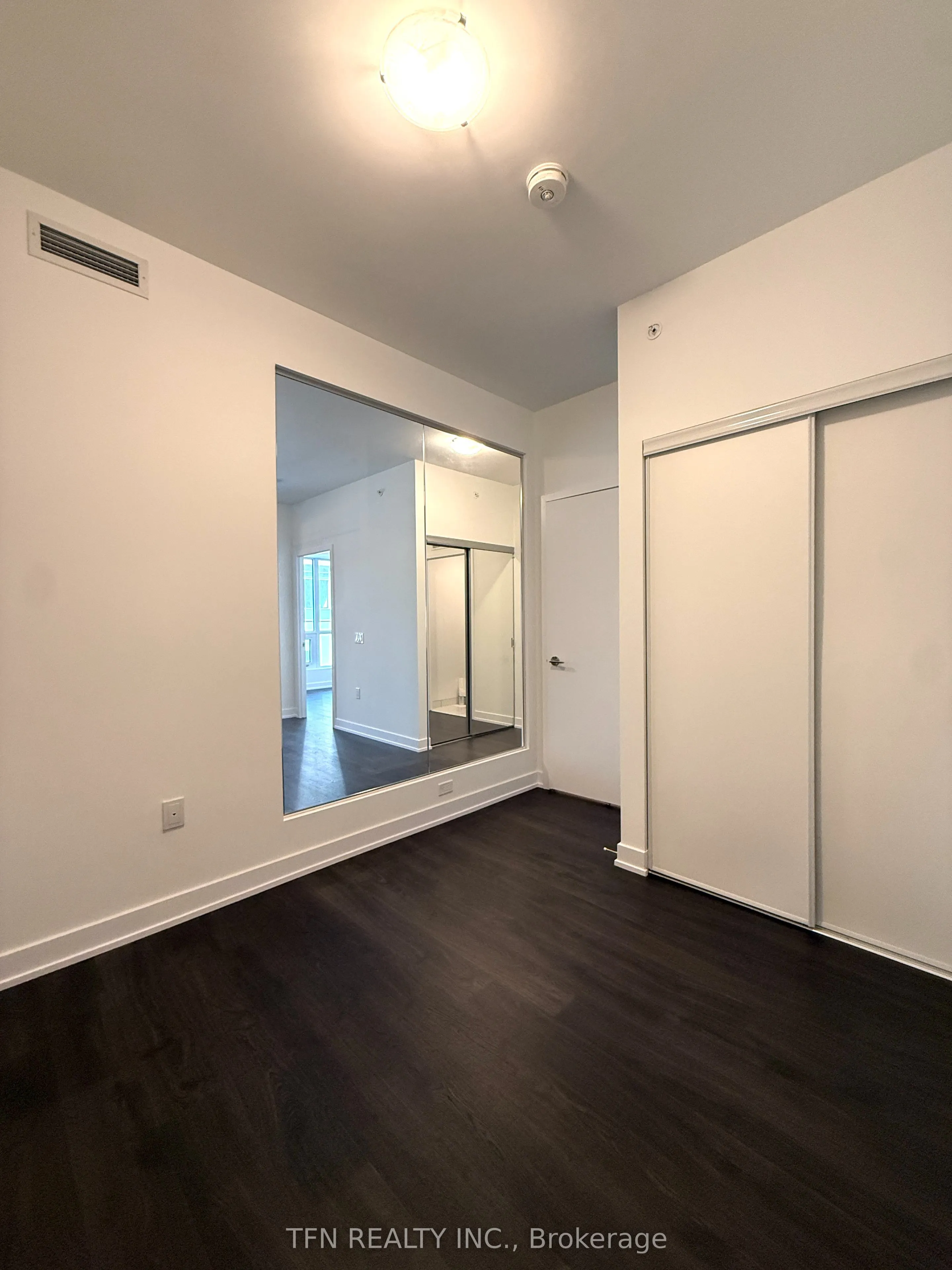 15 Richardson Street, #825