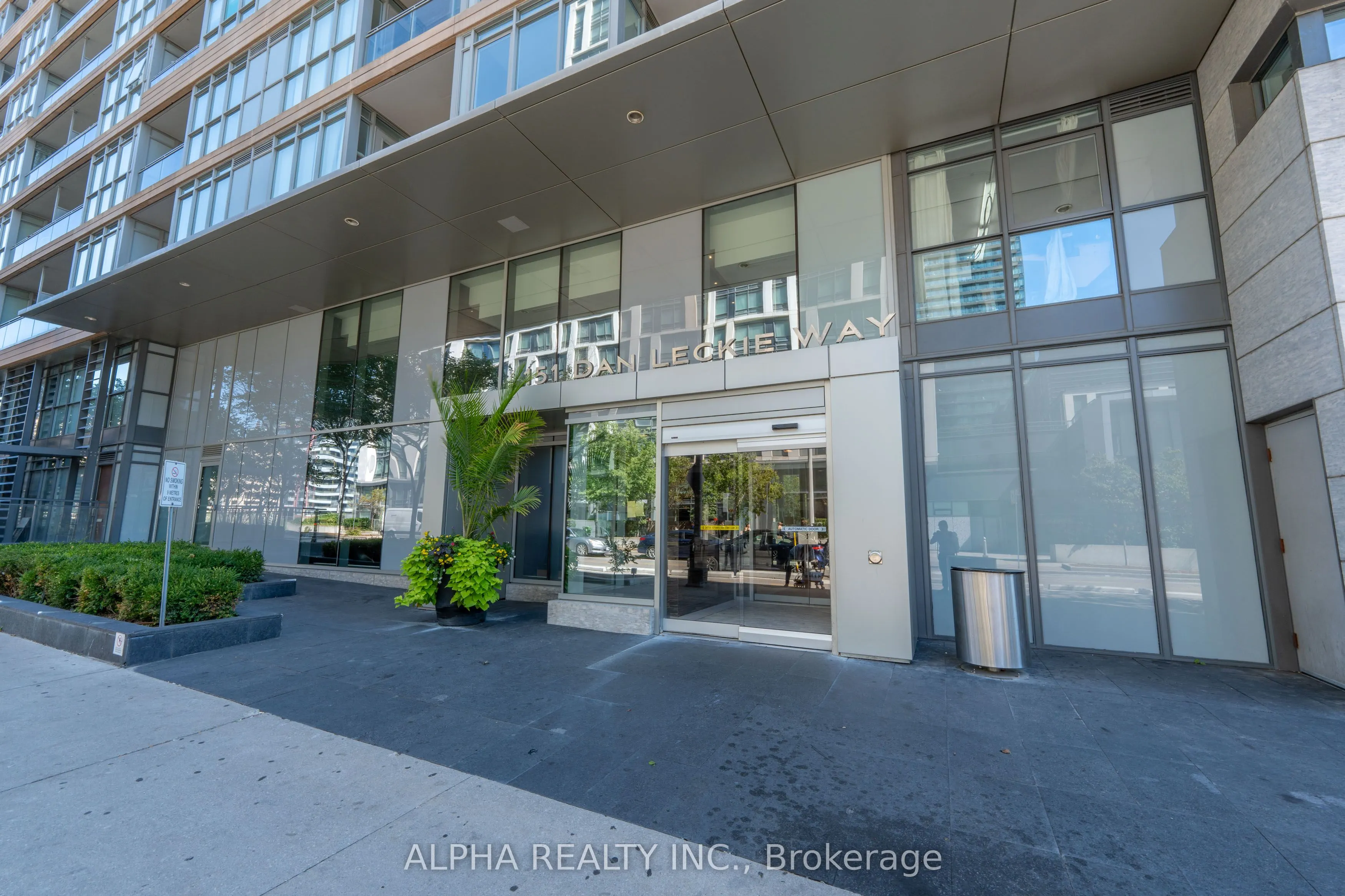 151 Dan Leckie Way, #1001