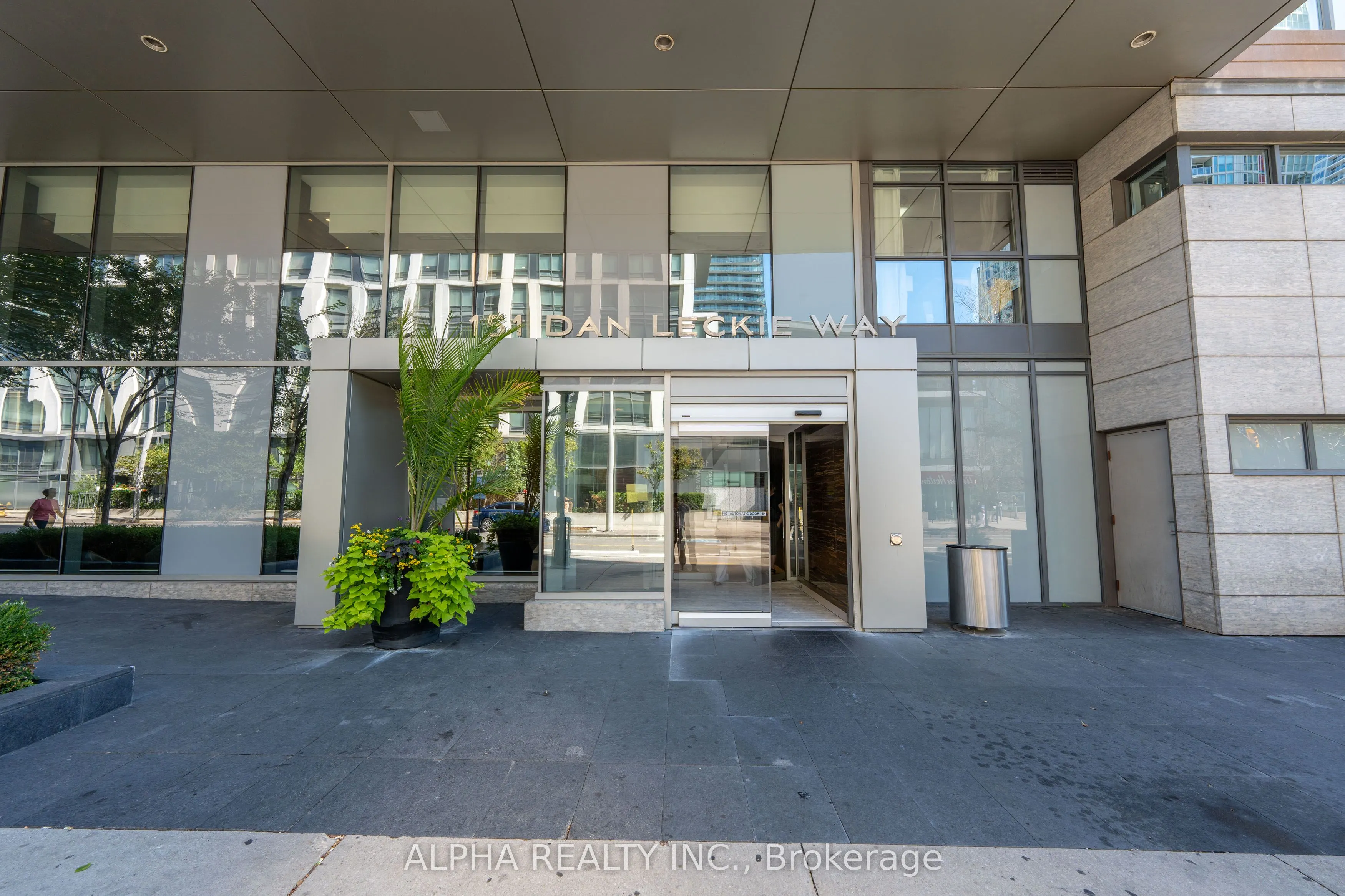 151 Dan Leckie Way, #1001
