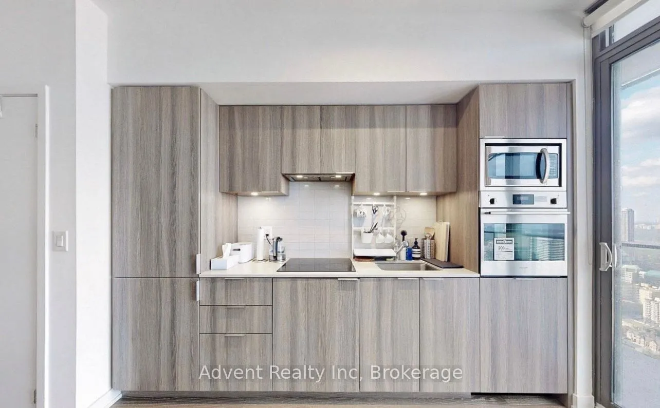 11 Wellesley Street W, #5213