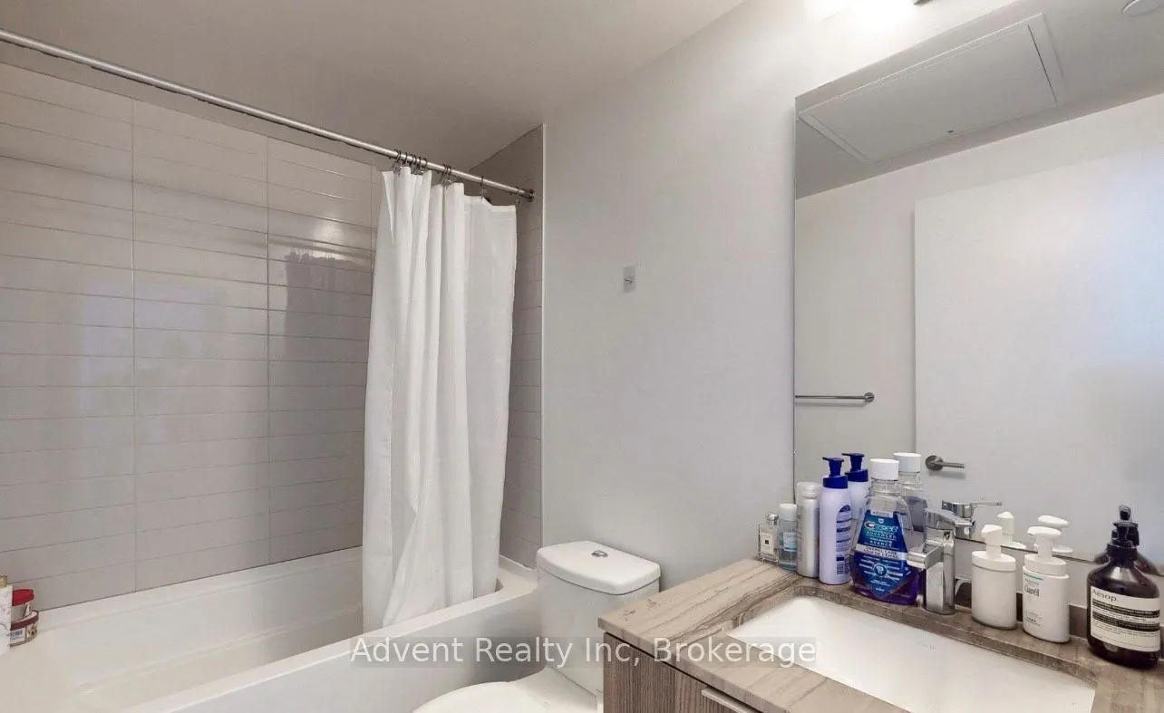 11 Wellesley Street W, #5213