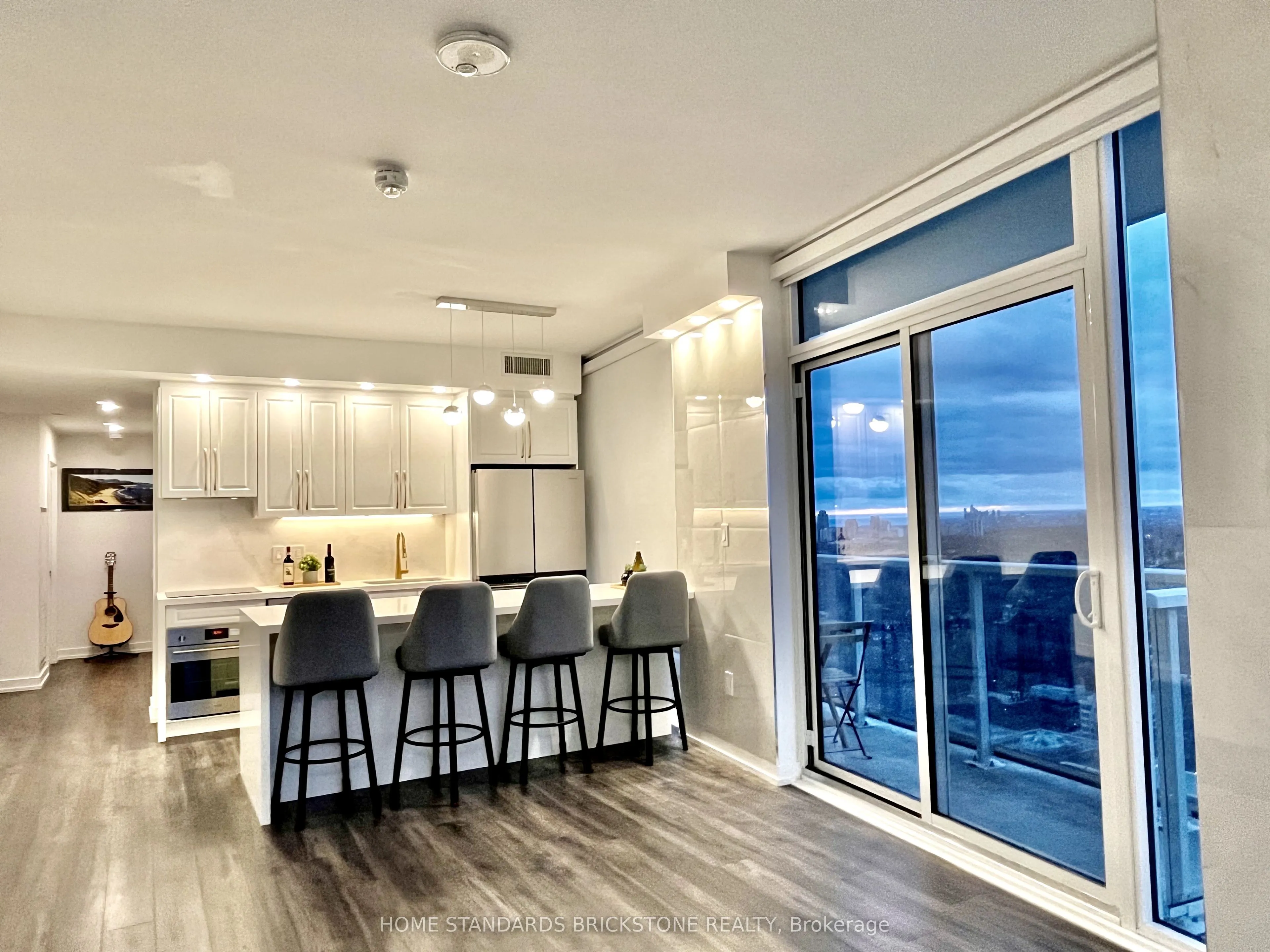 33 Helendale Avenue, #3004