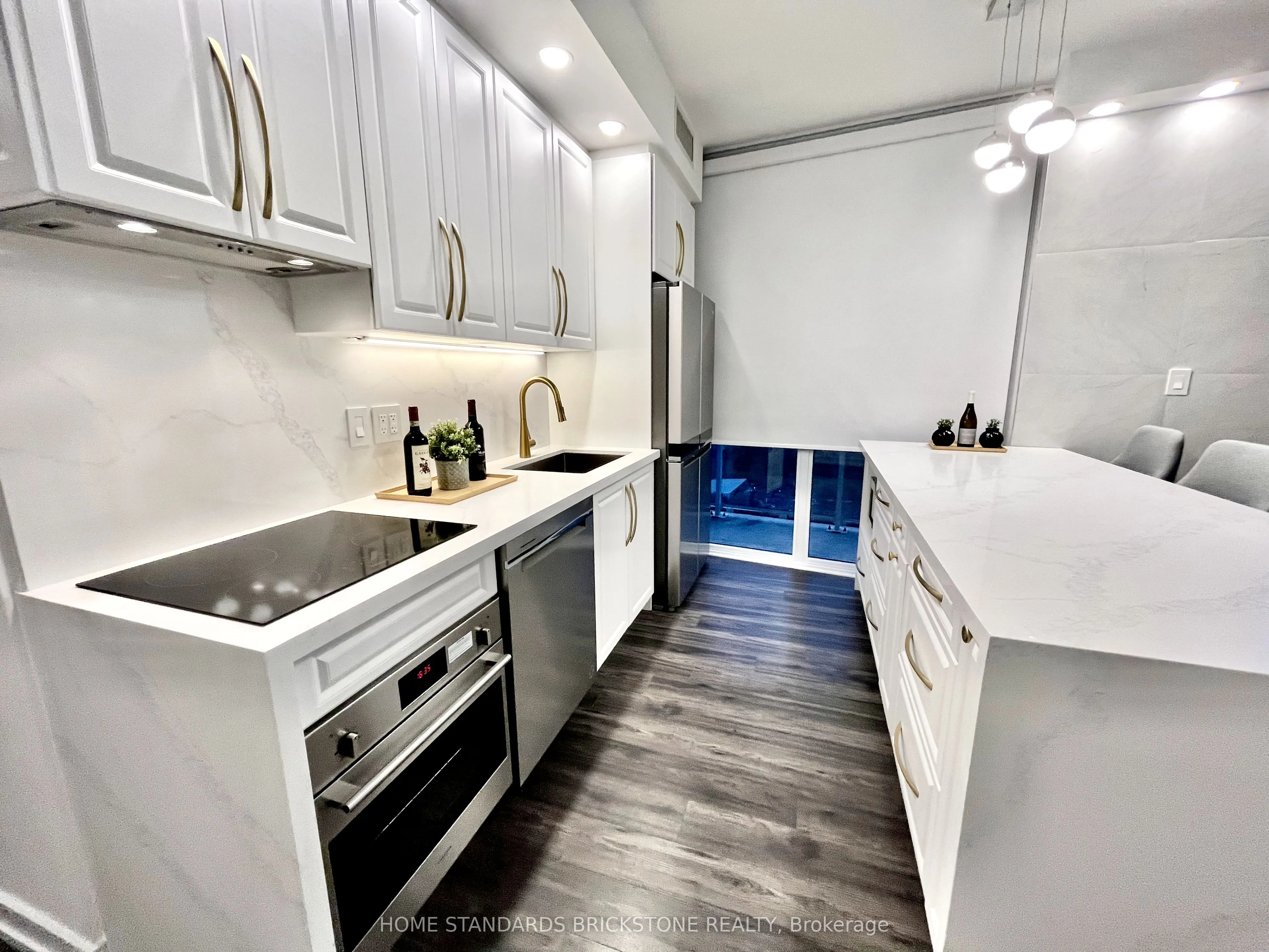 33 Helendale Avenue, #3004