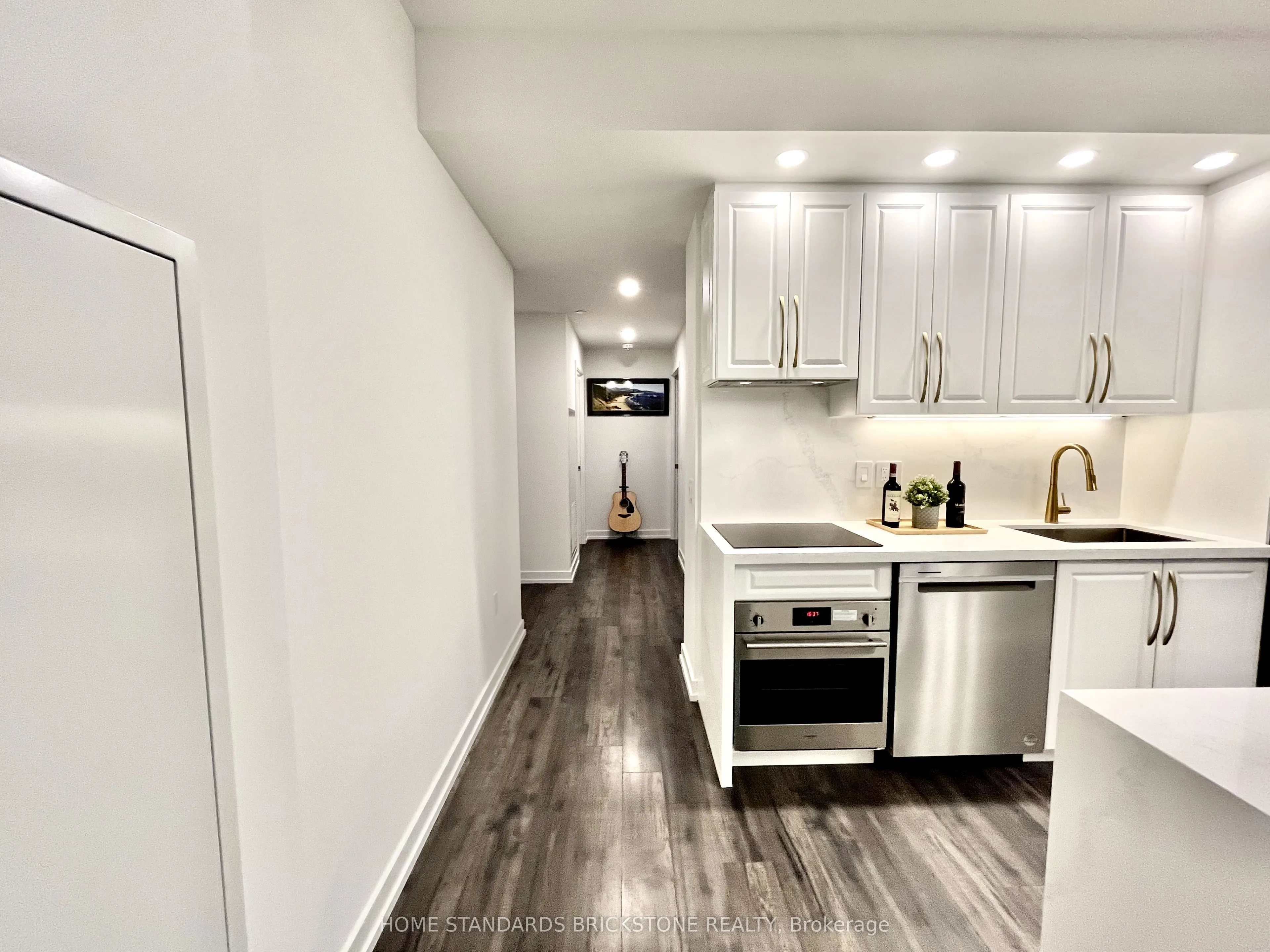 33 Helendale Avenue, #3004