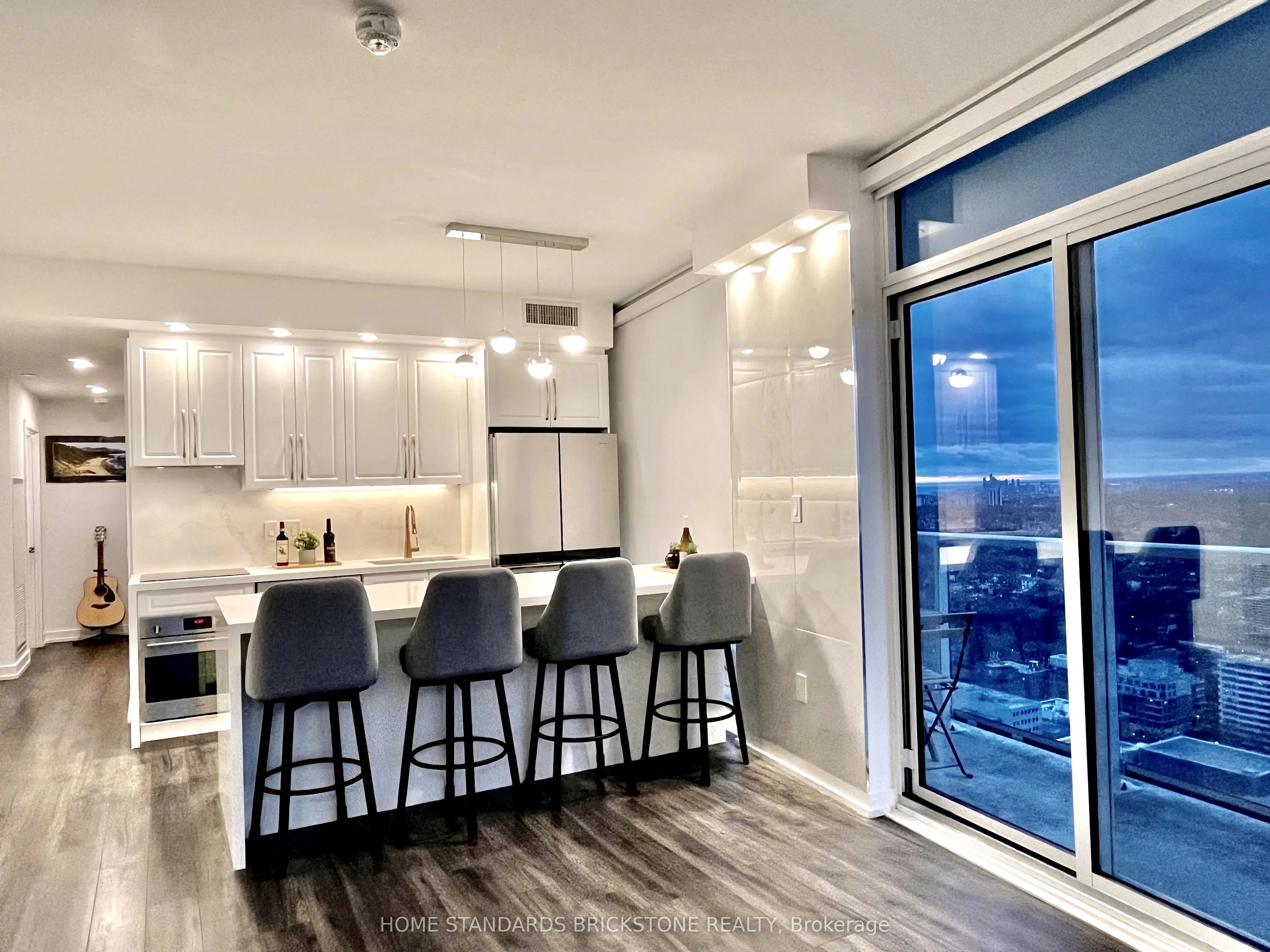 33 Helendale Avenue, #3004