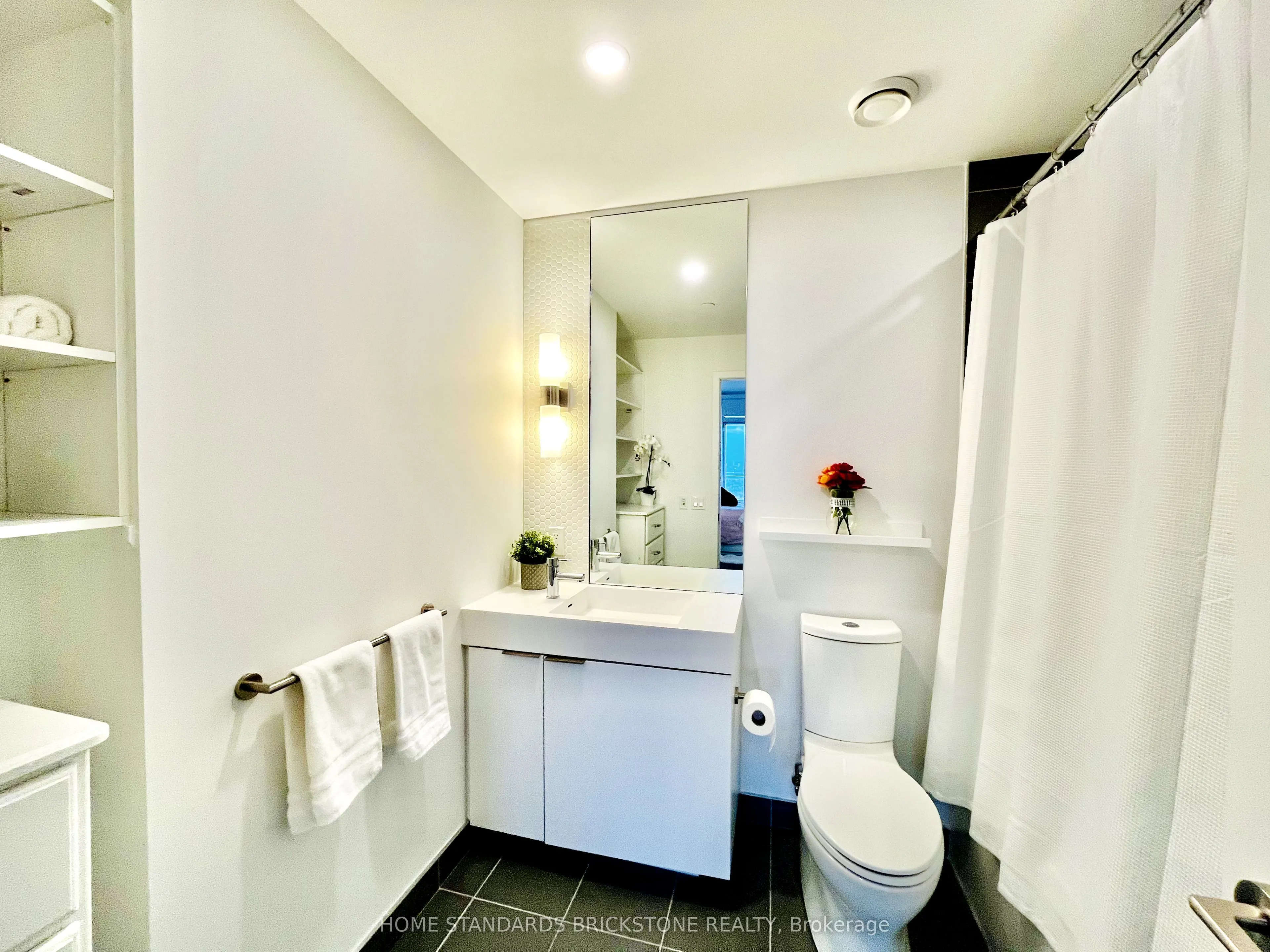 33 Helendale Avenue, #3004