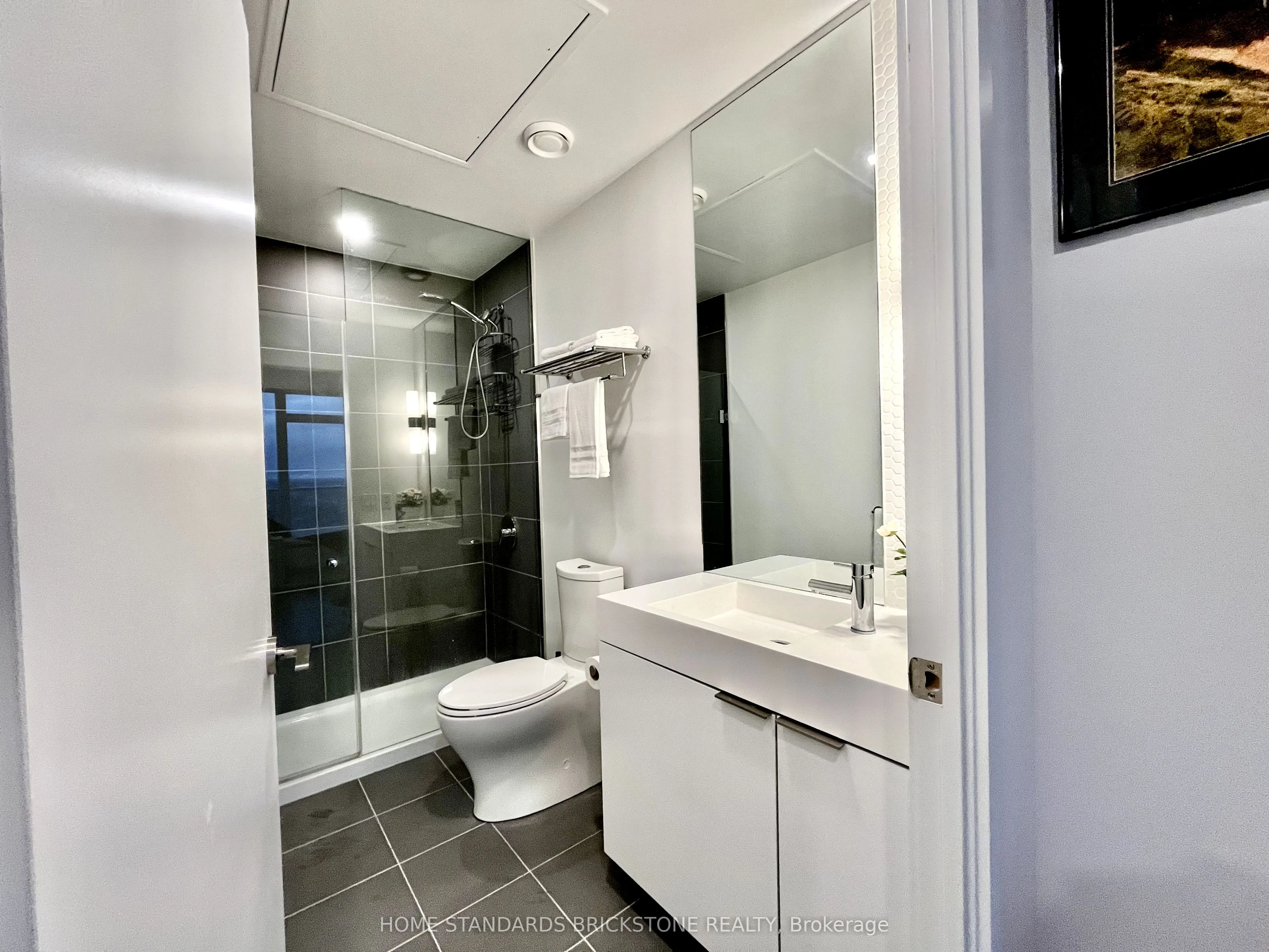 33 Helendale Avenue, #3004