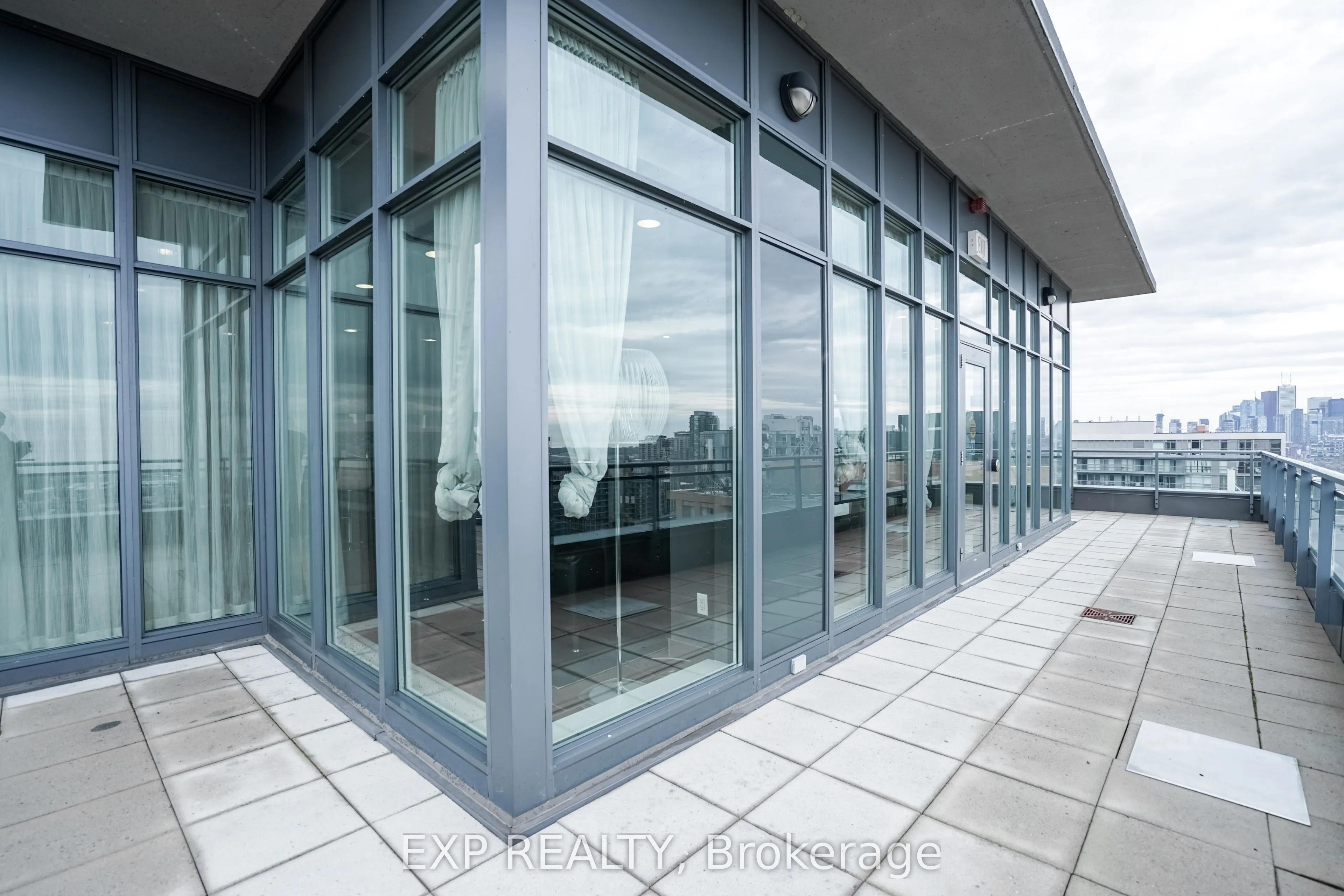 1171 Queen Street W, #1005