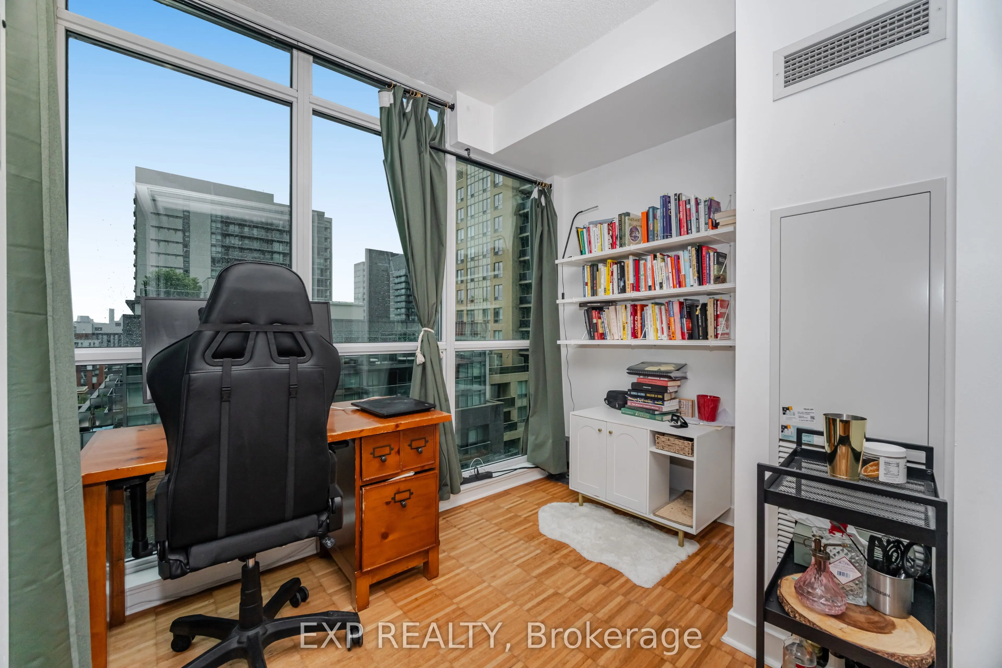 1171 Queen Street W, #1005