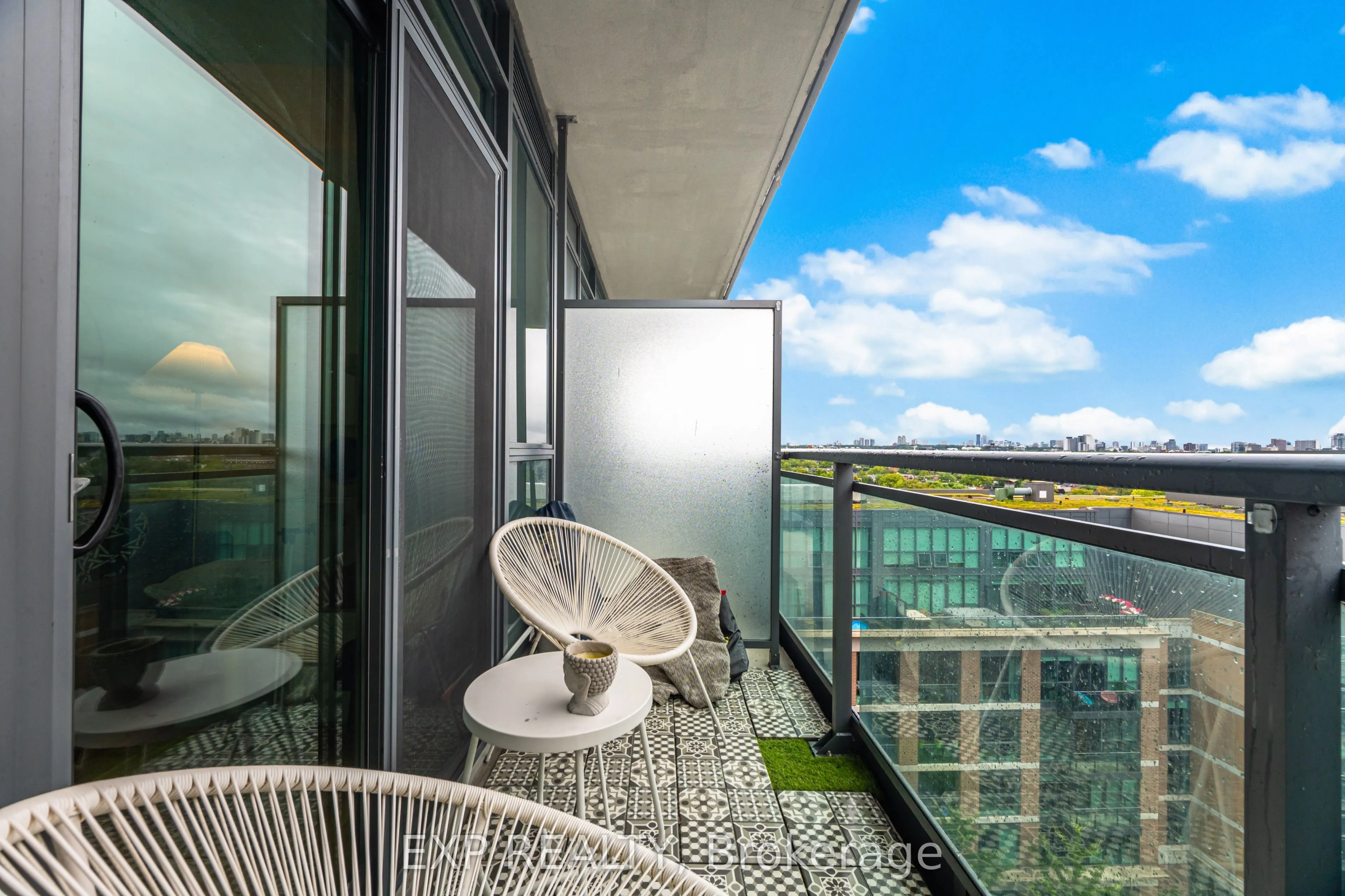 1171 Queen Street W, #1005