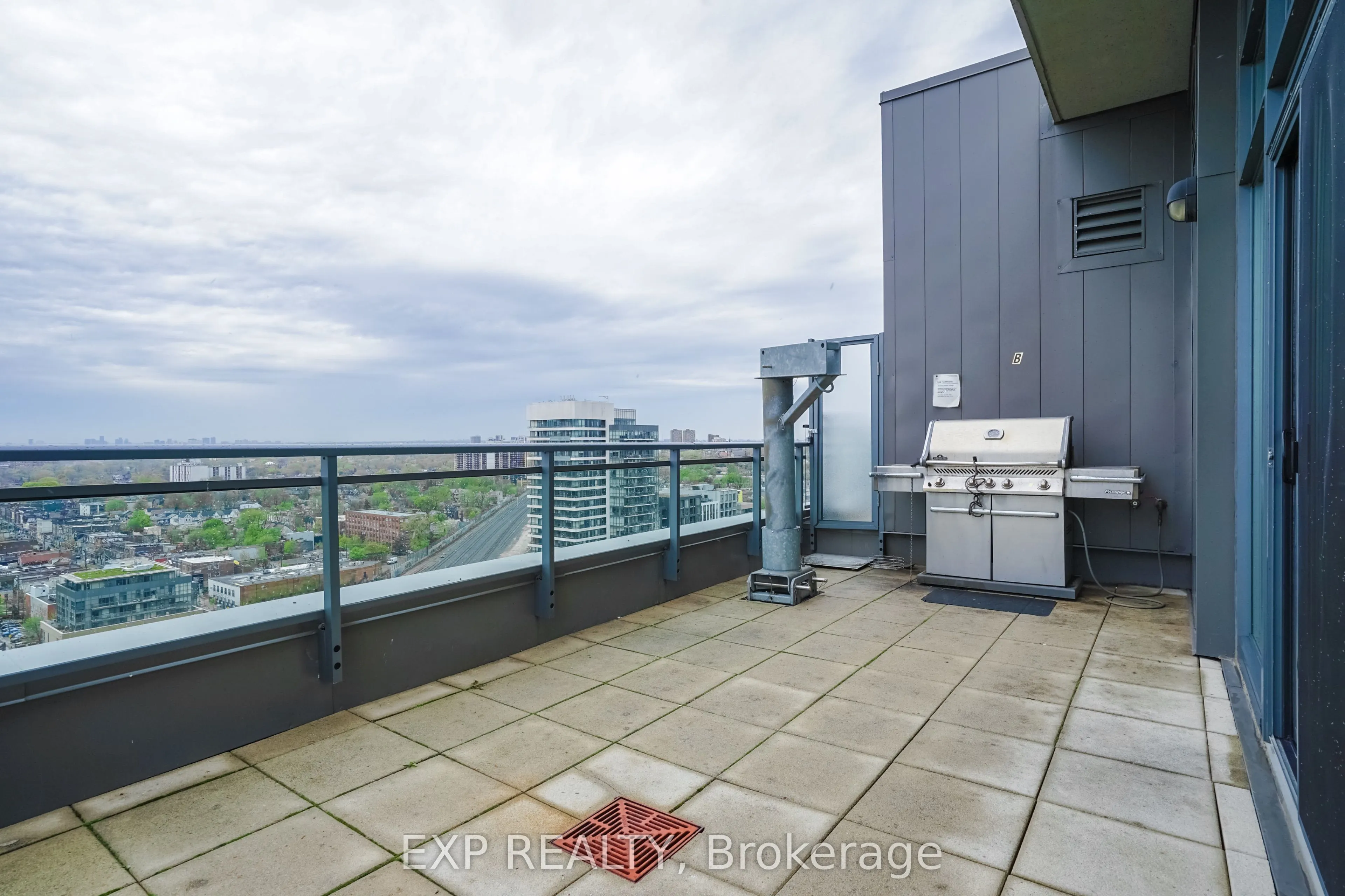 1171 Queen Street W, #1005