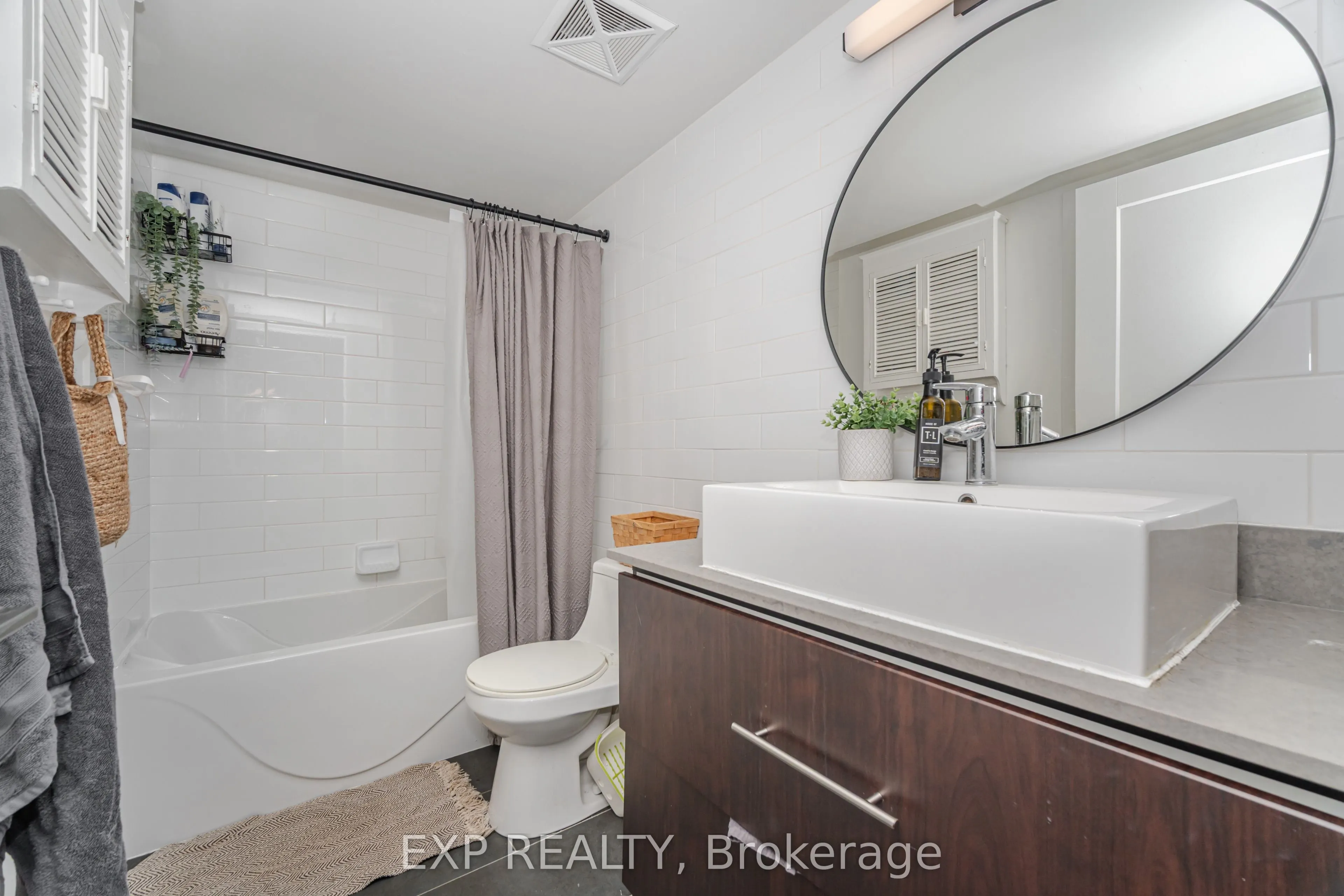 1171 Queen Street W, #1005