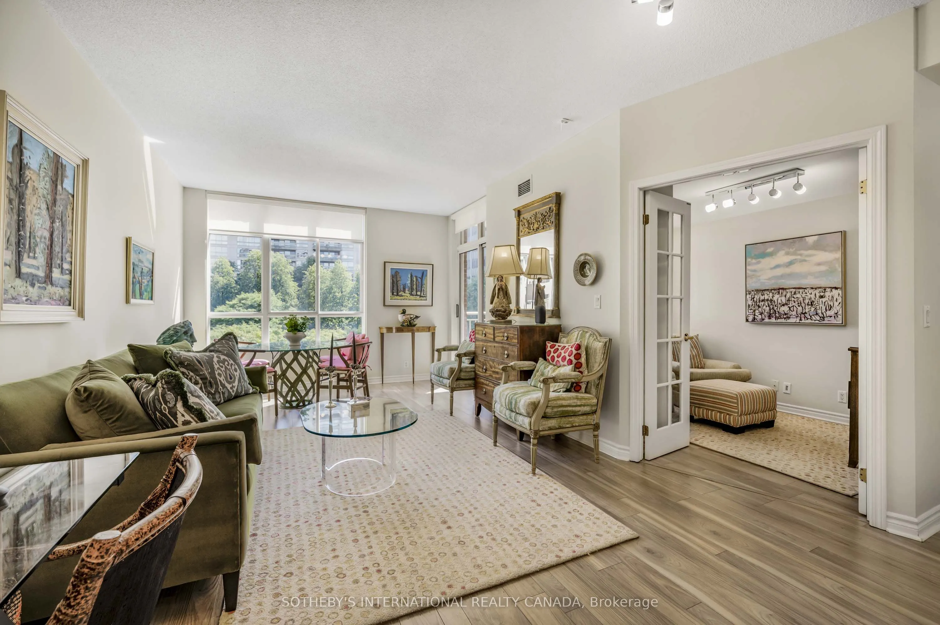 1 Deer Park Crescent, #605
