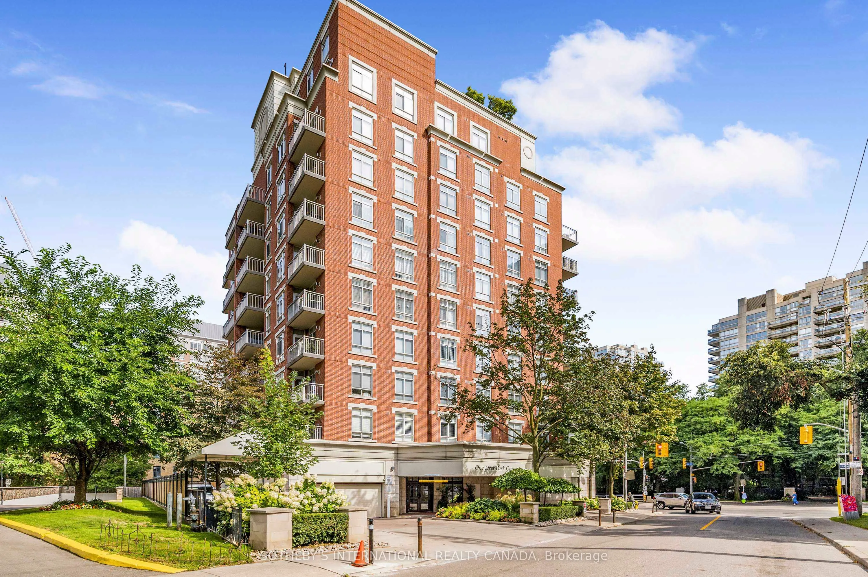 1 Deer Park Crescent, #605